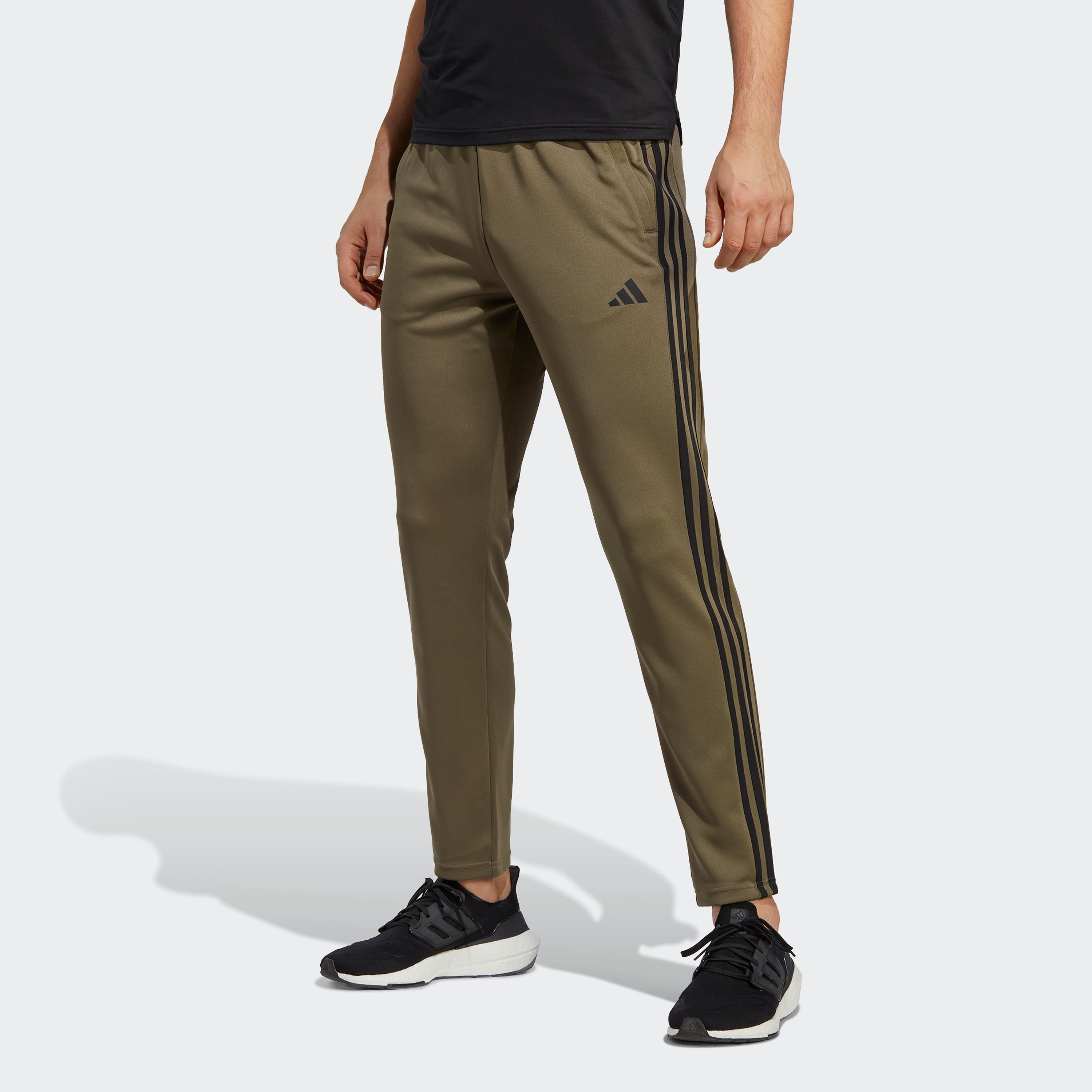 سروال رياضي اسنشيال ترين بثلاثة خطوط من اديداس للرجال | او اي-men-clothing-bottoms-joggers-image-5