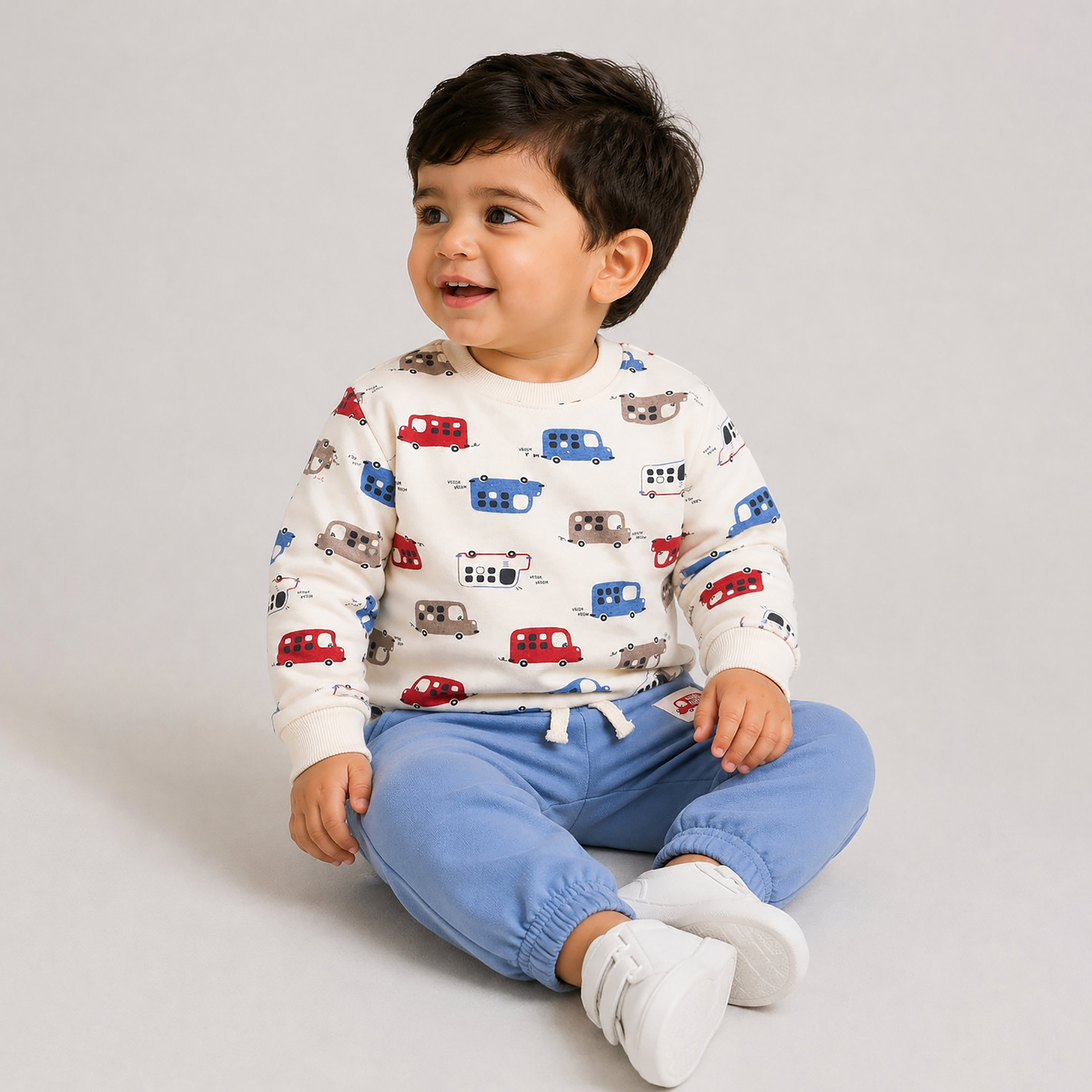 طقم قطعتين سويت شيرت وبنطال رياضي (جوغر) بطبعة كاملة من فيكتور أند جين-baby-boys-clothing-setsandcoords-image-2
