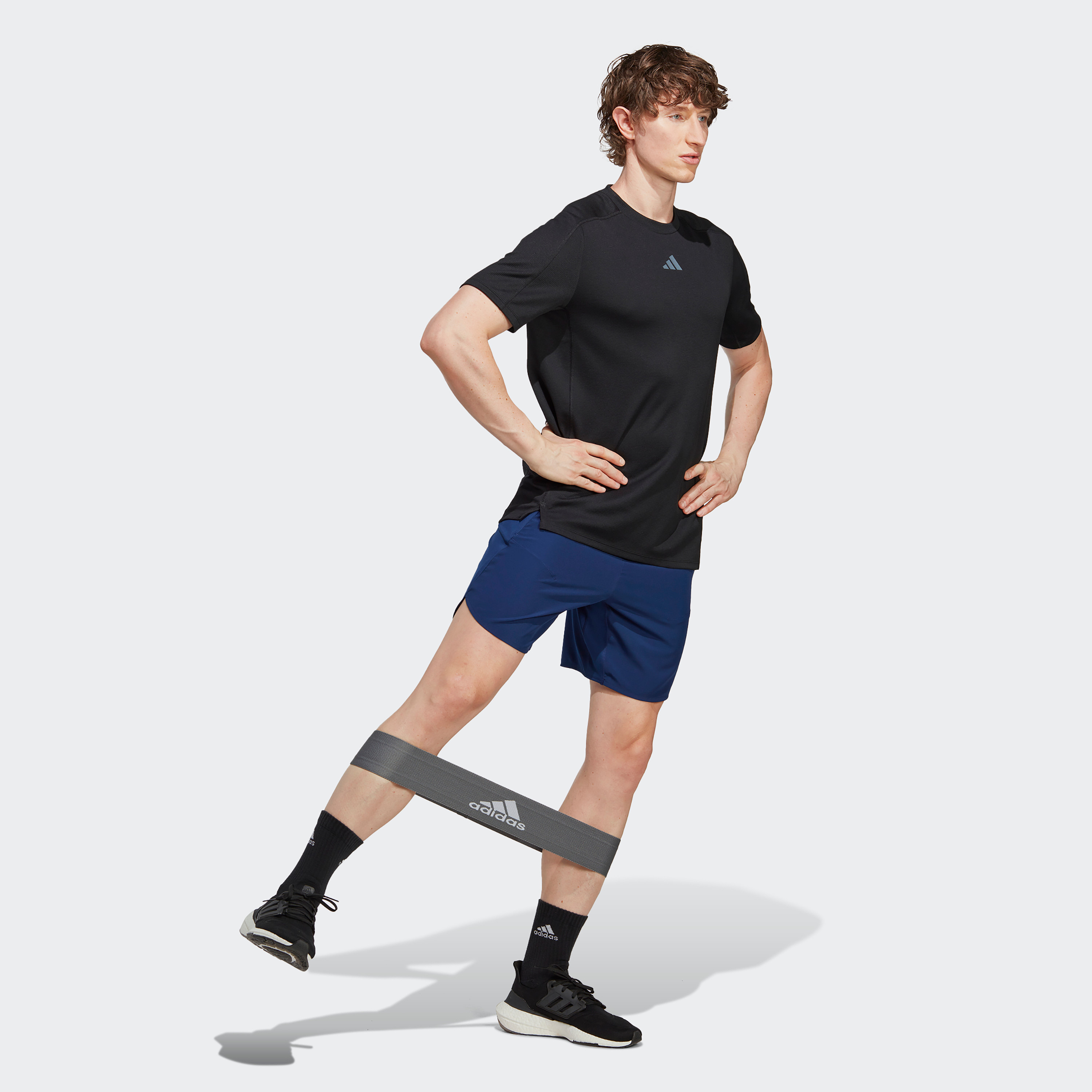  تي شيرتات مطبوع عليه لوجو دي 4 تي للرجال من اديداس-men-clothing-bottoms-shorts-image-2