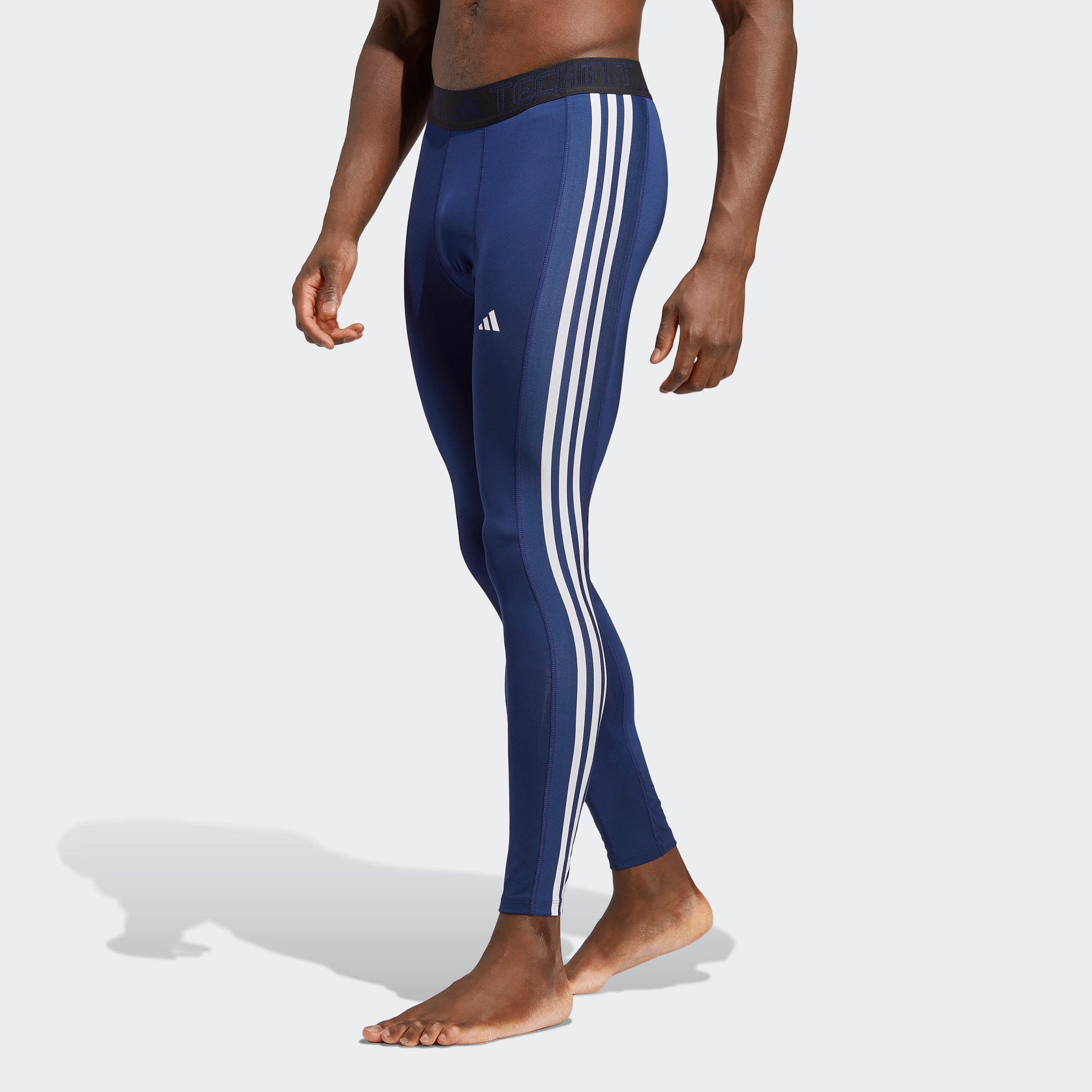  بنطال ضيق للرجال مزين بثلاثة خطوط  من اديداس-men-clothing-sportswearandactivewear-bottoms-image-7