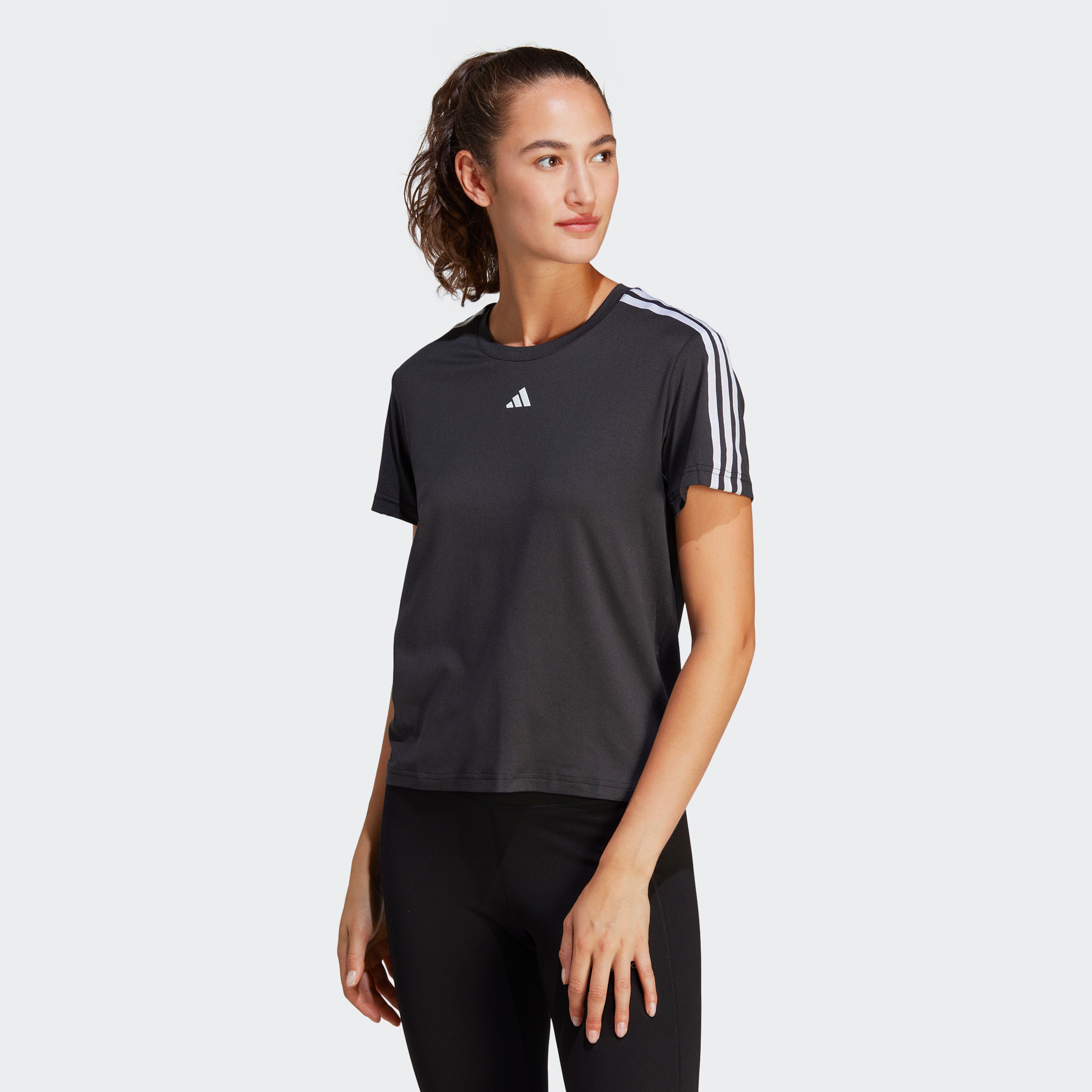 سروال رياضي ايروريدي اسنشيال ترين بثلاثة خطوط من اديداس للنساء | او اي-sports-women-clothing-tshirtsandvests-image-5