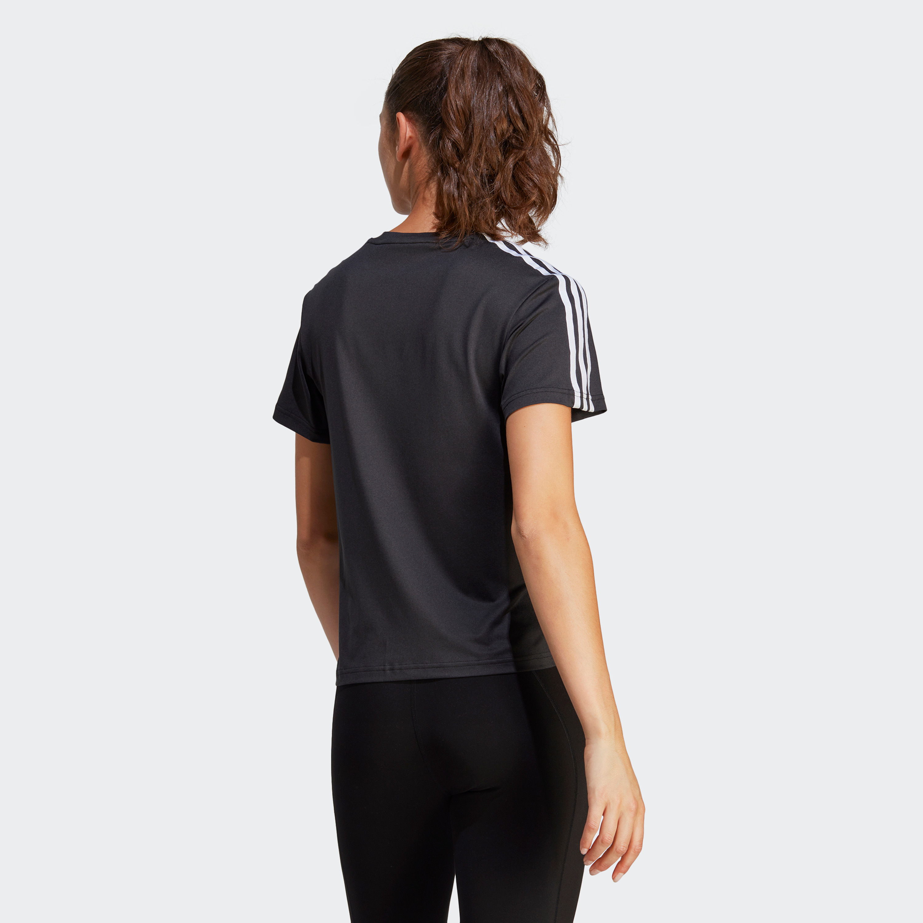 سروال رياضي ايروريدي اسنشيال ترين بثلاثة خطوط من اديداس للنساء | او اي-sports-women-clothing-tshirtsandvests-image-8