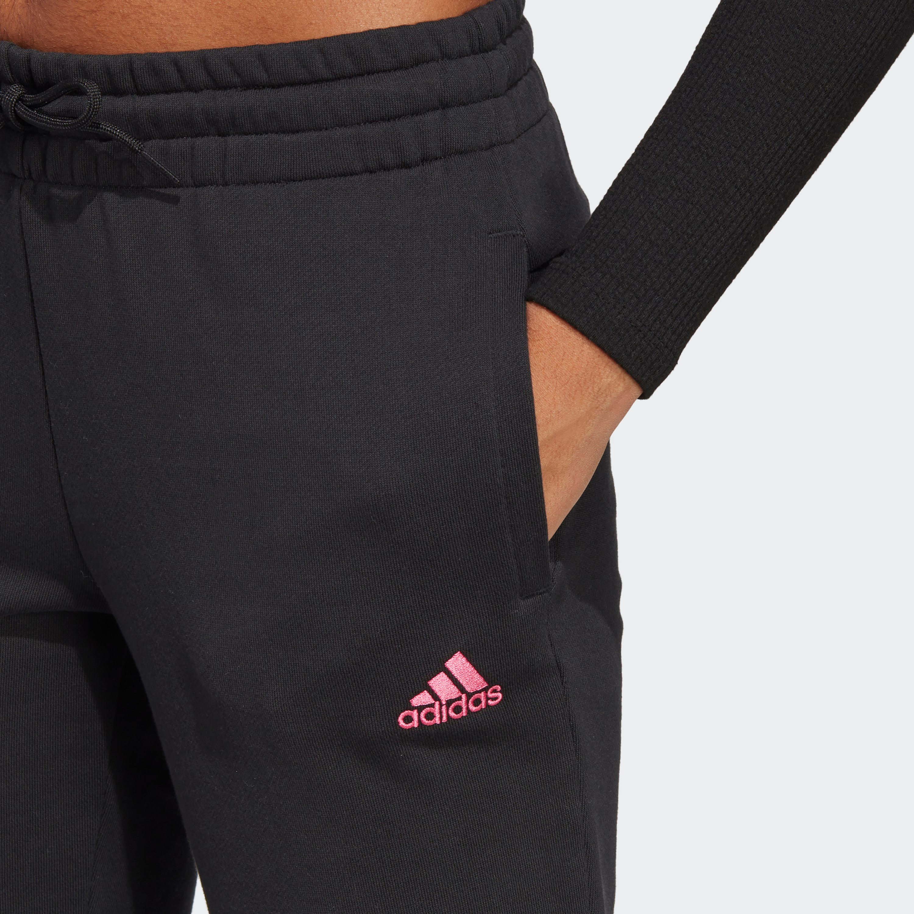  بنطلون تحمل شعار فرنش تيري  سي اف للنساء من اديداس مخطط-women-clothing-bottoms-joggers-image-3