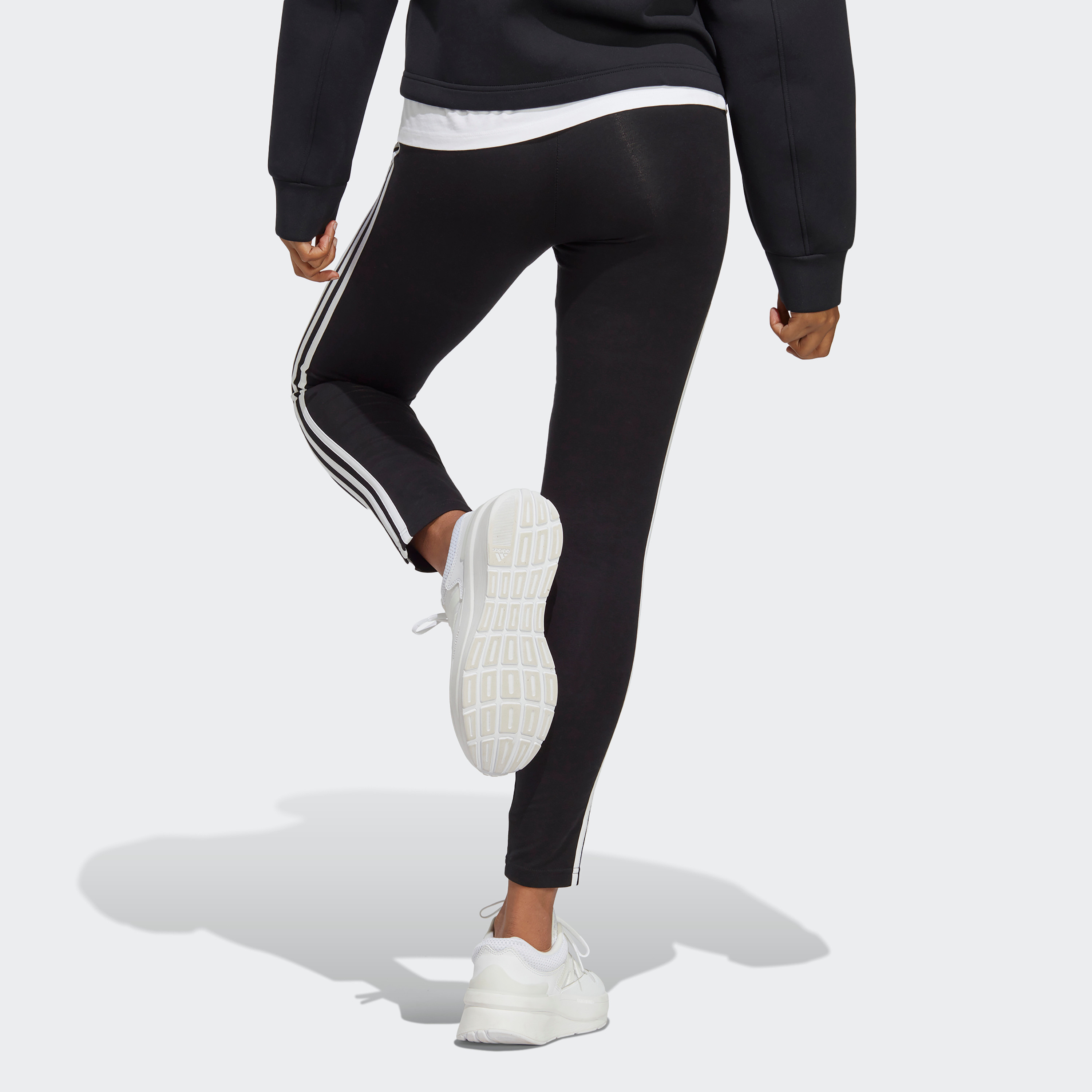 بنطلون ضيقة الجيرسيه بخصر عالٍ 3 خطوط أساسية للنساء من اديداس | او اي-women-clothing-bottoms-leggings-image-4