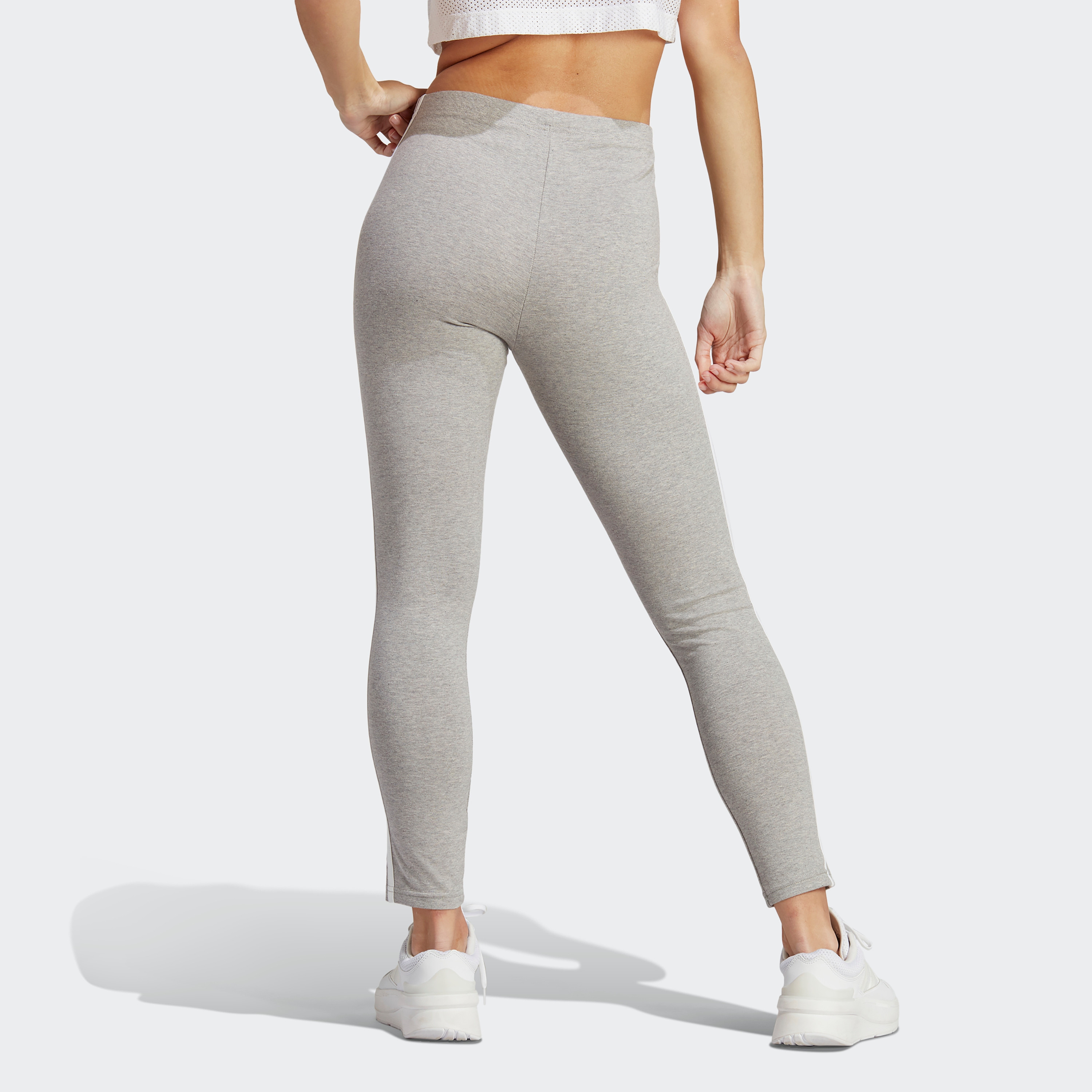 بنطلون ضيقة الجيرسيه بخصر عالٍ 3 خطوط أساسية للنساء من اديداس | او اي-women-clothing-bottoms-leggings-image-8