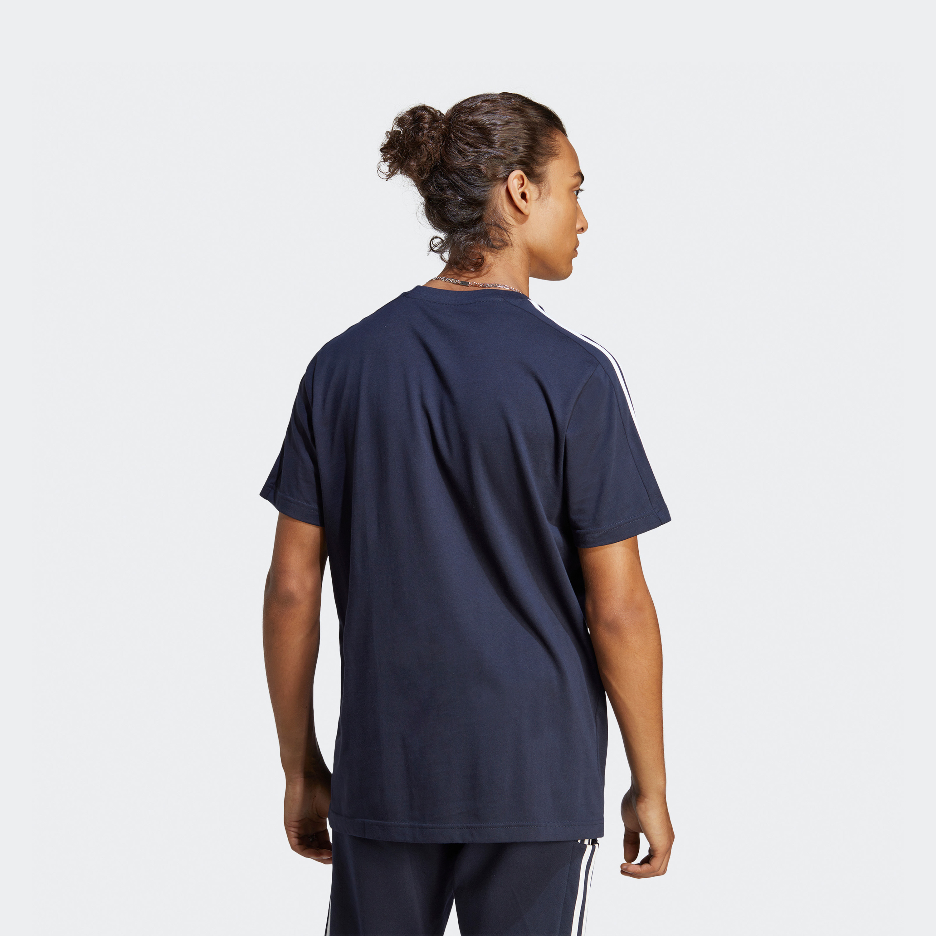 أديداس - تي شيرت جيرسي ايسنشالز 3 خطوط IC9334-men-clothing-sportswearandactivewear-tshirtsandpolos-image-12