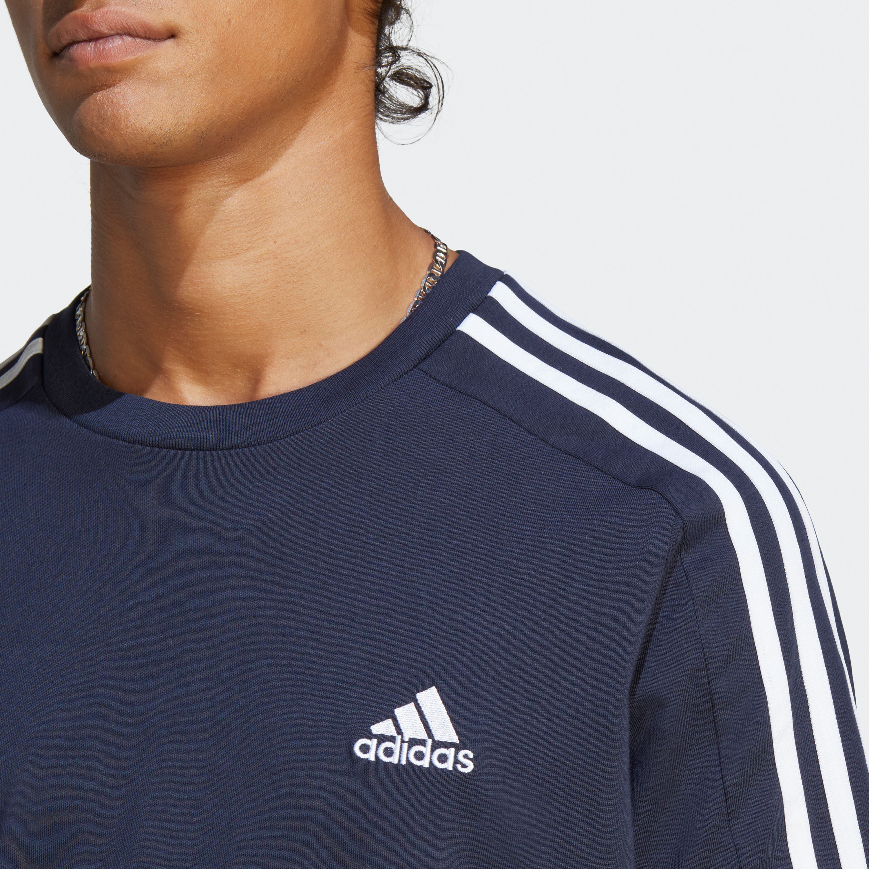 أديداس - تي شيرت جيرسي ايسنشالز 3 خطوط IC9334-men-clothing-sportswearandactivewear-tshirtsandpolos-image-15