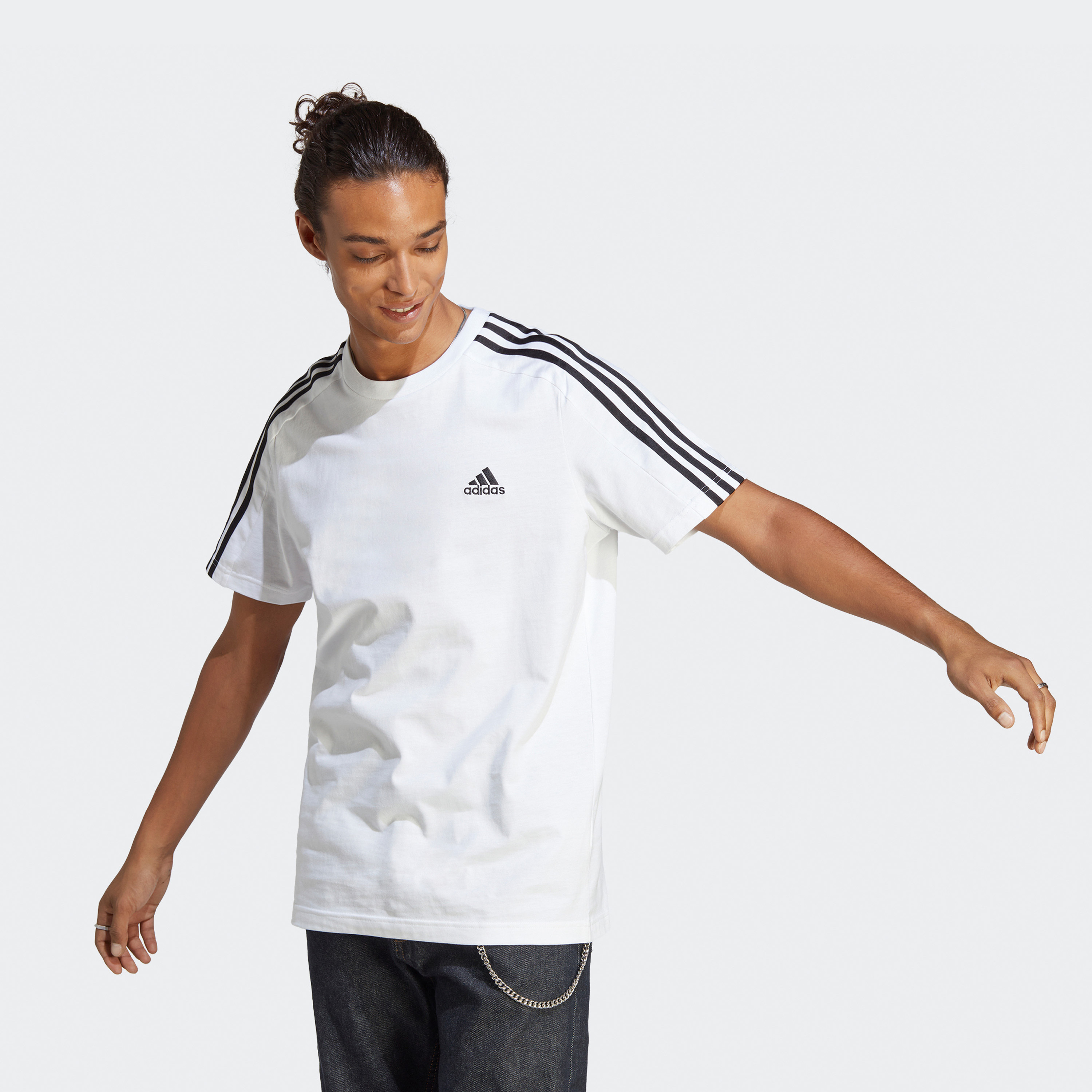 أديداس - تي شيرت جيرسي ايسنشالز 3 خطوط IC9334-men-clothing-sportswearandactivewear-tshirtsandpolos-image-19
