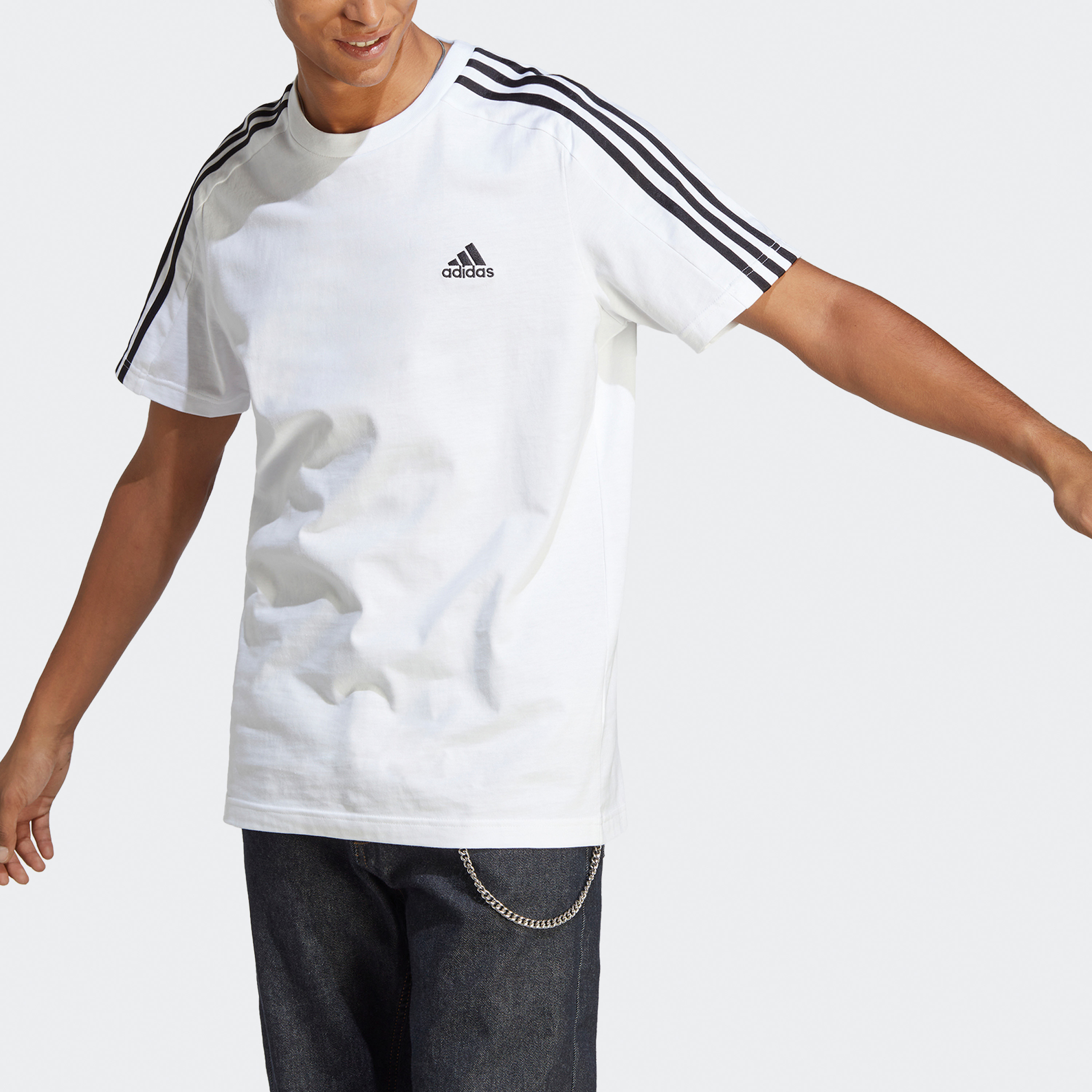أديداس - تي شيرت جيرسي ايسنشالز 3 خطوط IC9334-men-clothing-sportswearandactivewear-tshirtsandpolos-image-22