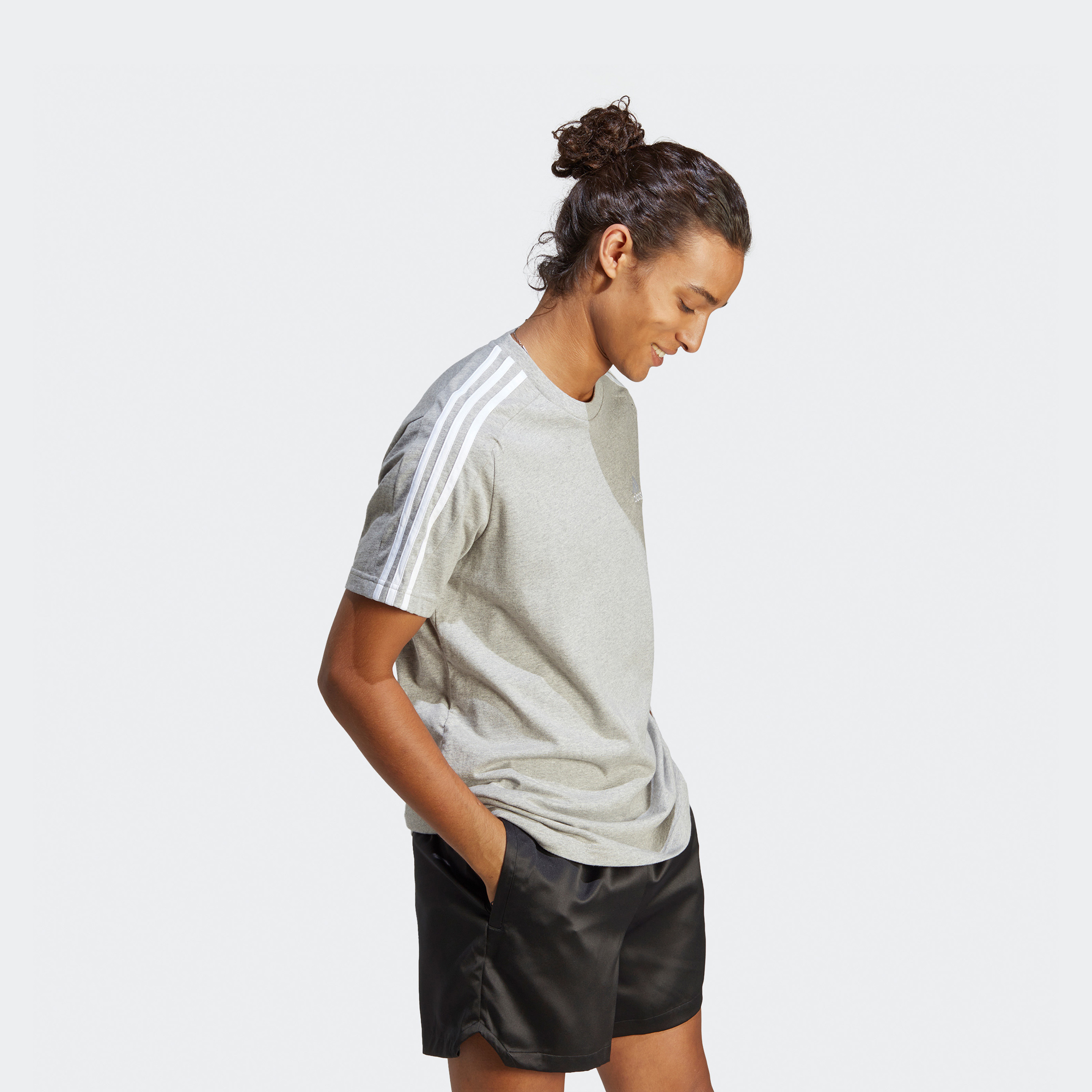 أديداس - تي شيرت جيرسي ايسنشالز 3 خطوط IC9334-men-clothing-sportswearandactivewear-tshirtsandpolos-image-29