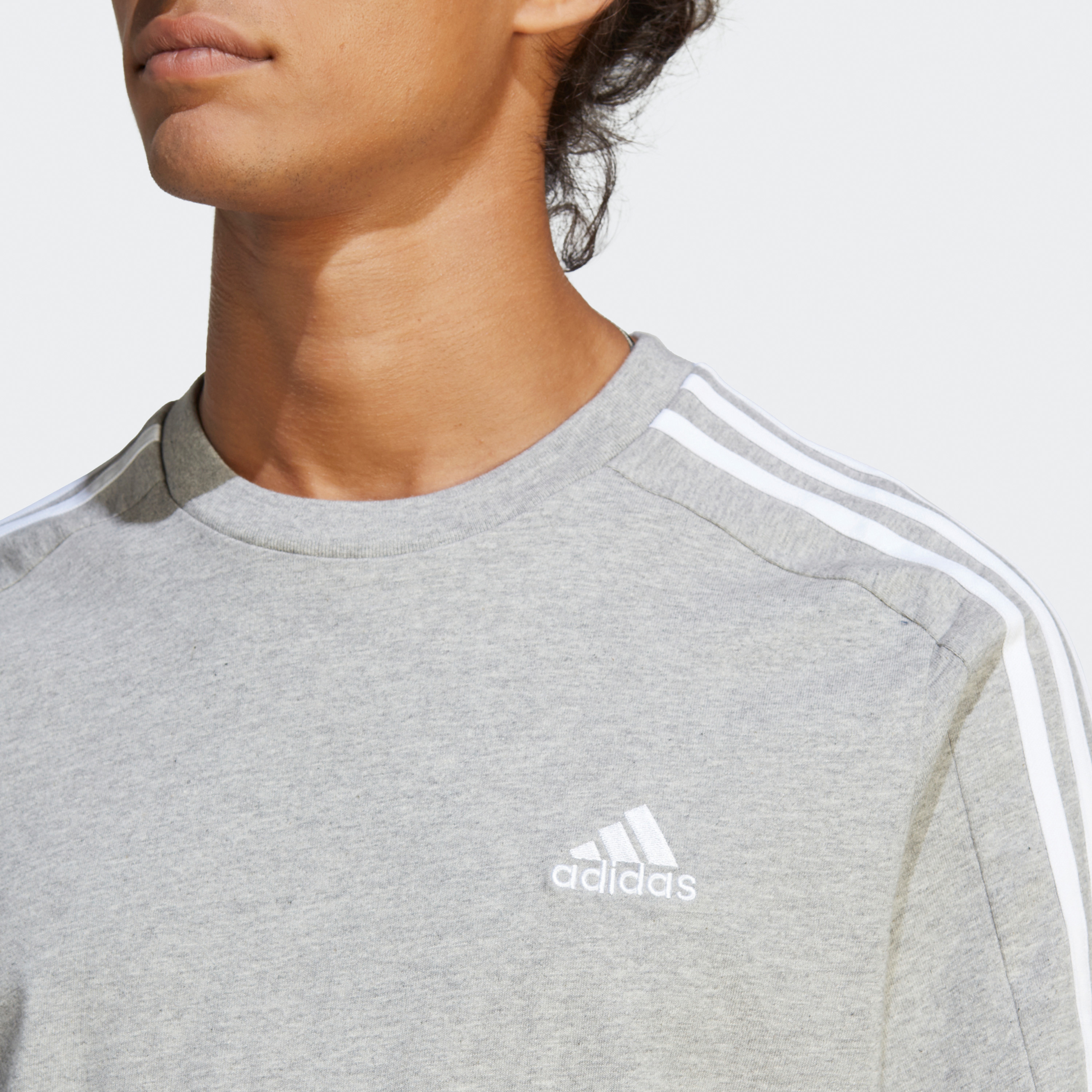أديداس - تي شيرت جيرسي ايسنشالز 3 خطوط IC9334-men-clothing-sportswearandactivewear-tshirtsandpolos-image-31