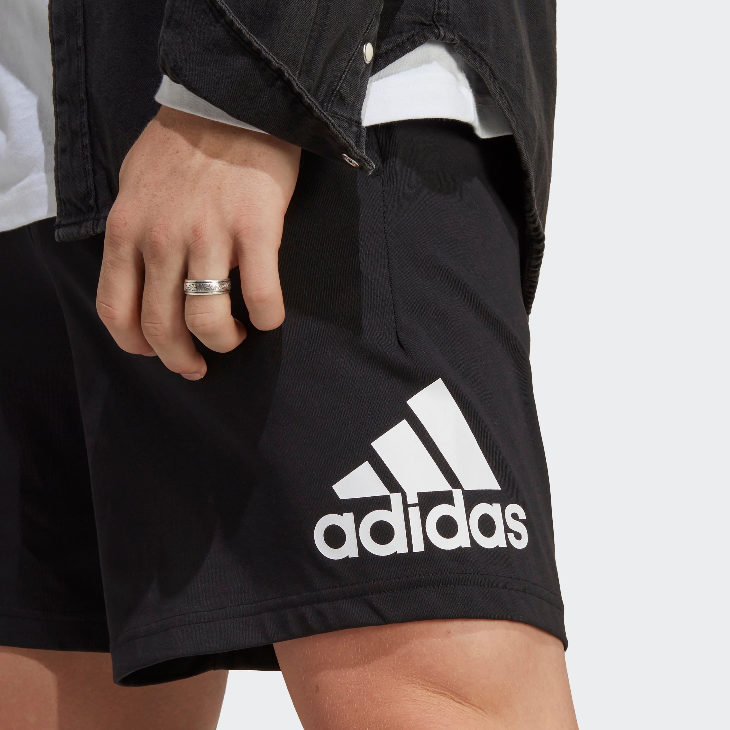  شورتات بي ال سوبت جورسيه بشعار شو للرجال من اديداس-men-clothing-bottoms-shorts-image-2