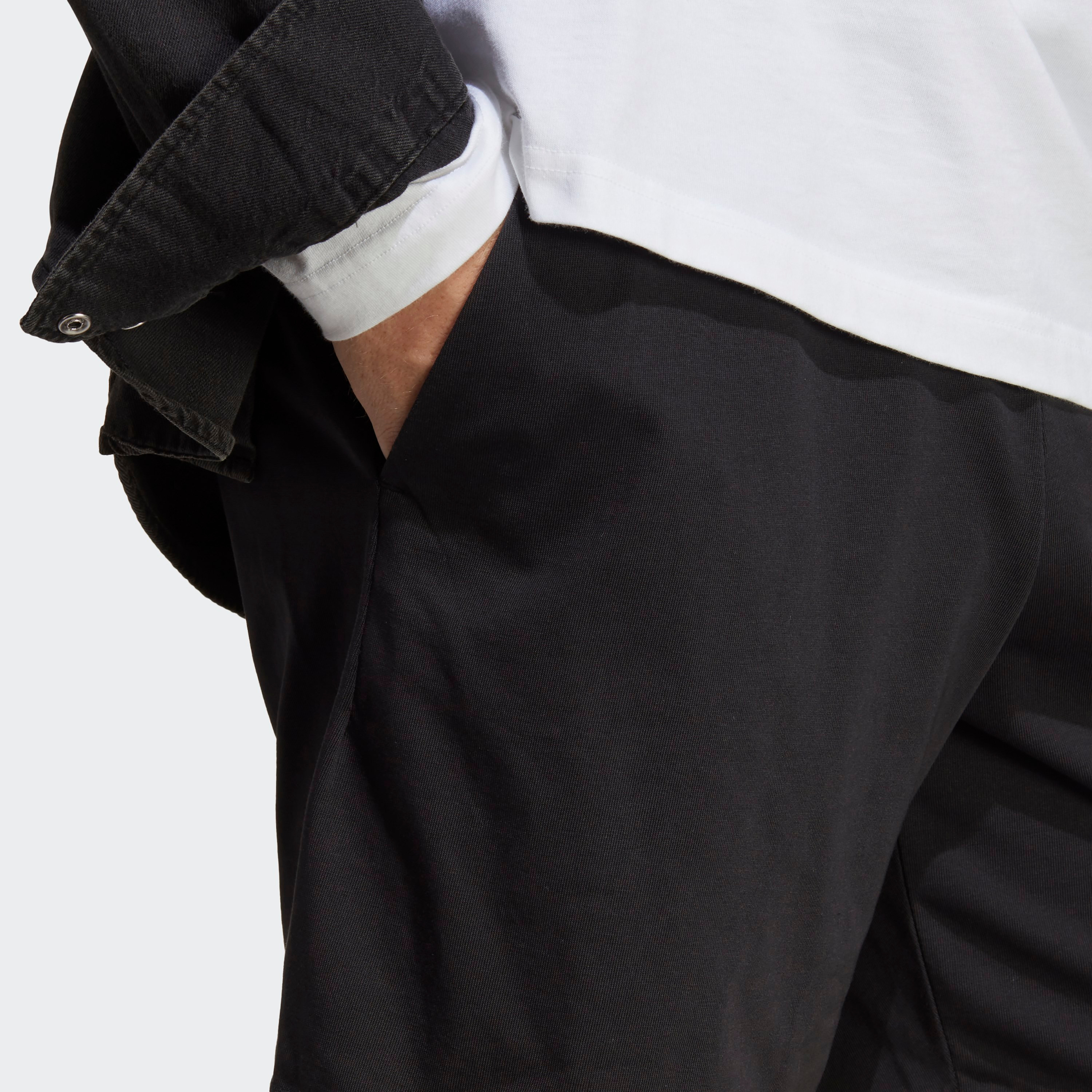  شورتات بي ال سوبت جورسيه بشعار شو للرجال من اديداس-men-clothing-bottoms-shorts-image-5