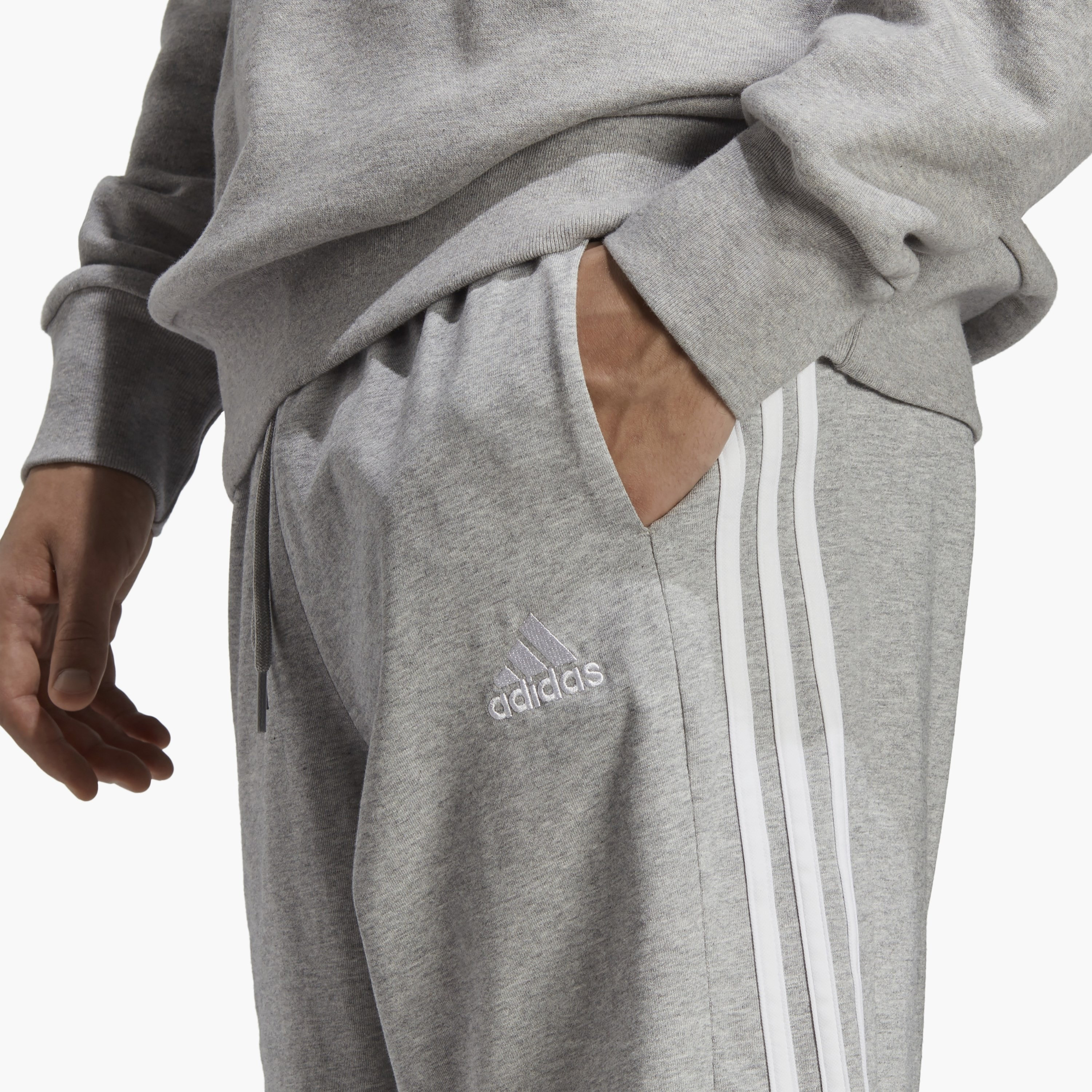 شورتس إسنشيالز جيرسيه 3 خطوط واحد مع 7 بوصة للرجال من اديداس IC9384 | OE-men-clothing-bottoms-shorts-image-3