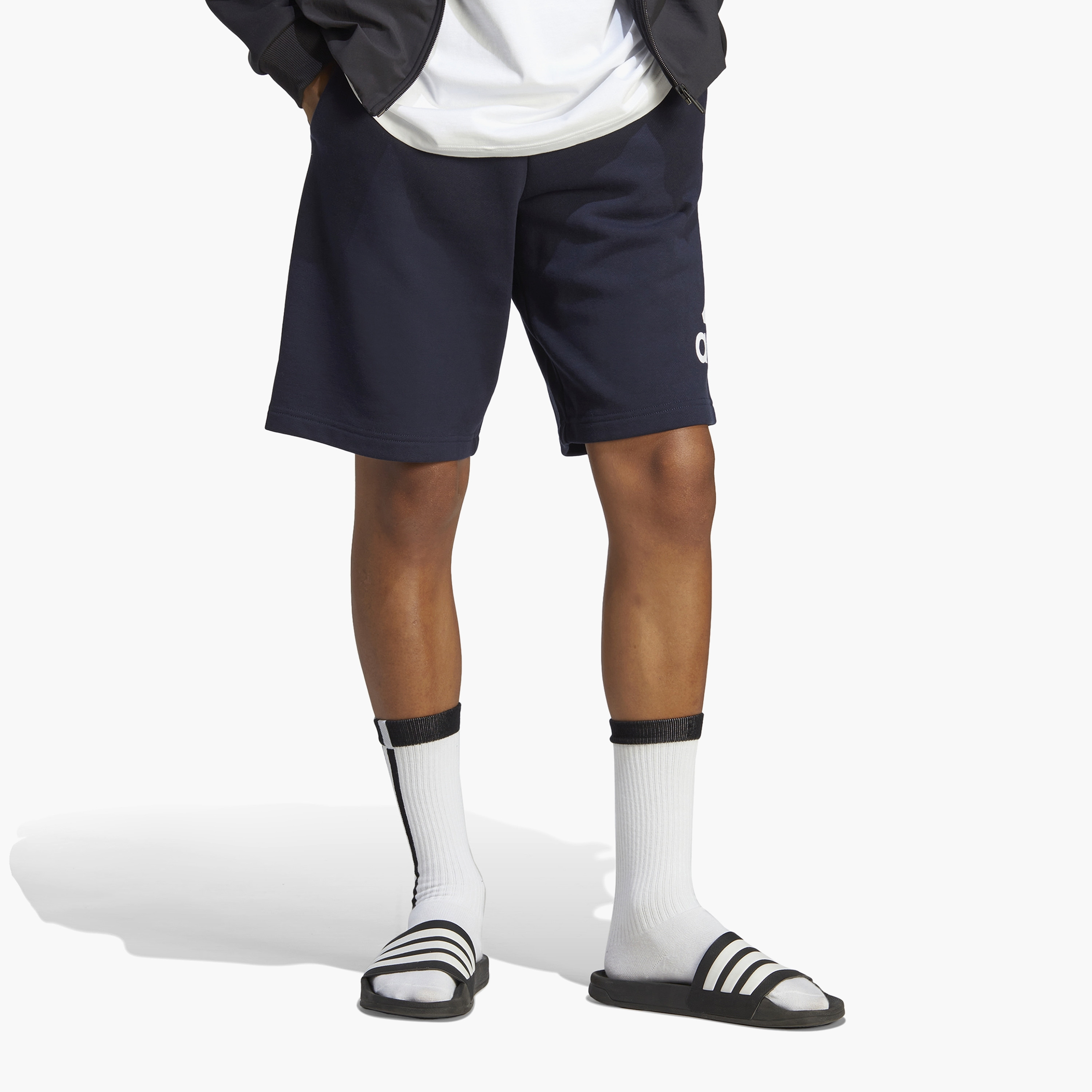 شورتس رجالي من اديداس اسينشالز بشعار كبير ذو فرينش تيري مقاس 10 بوصة | OE-men-clothing-bottoms-shorts-image-2