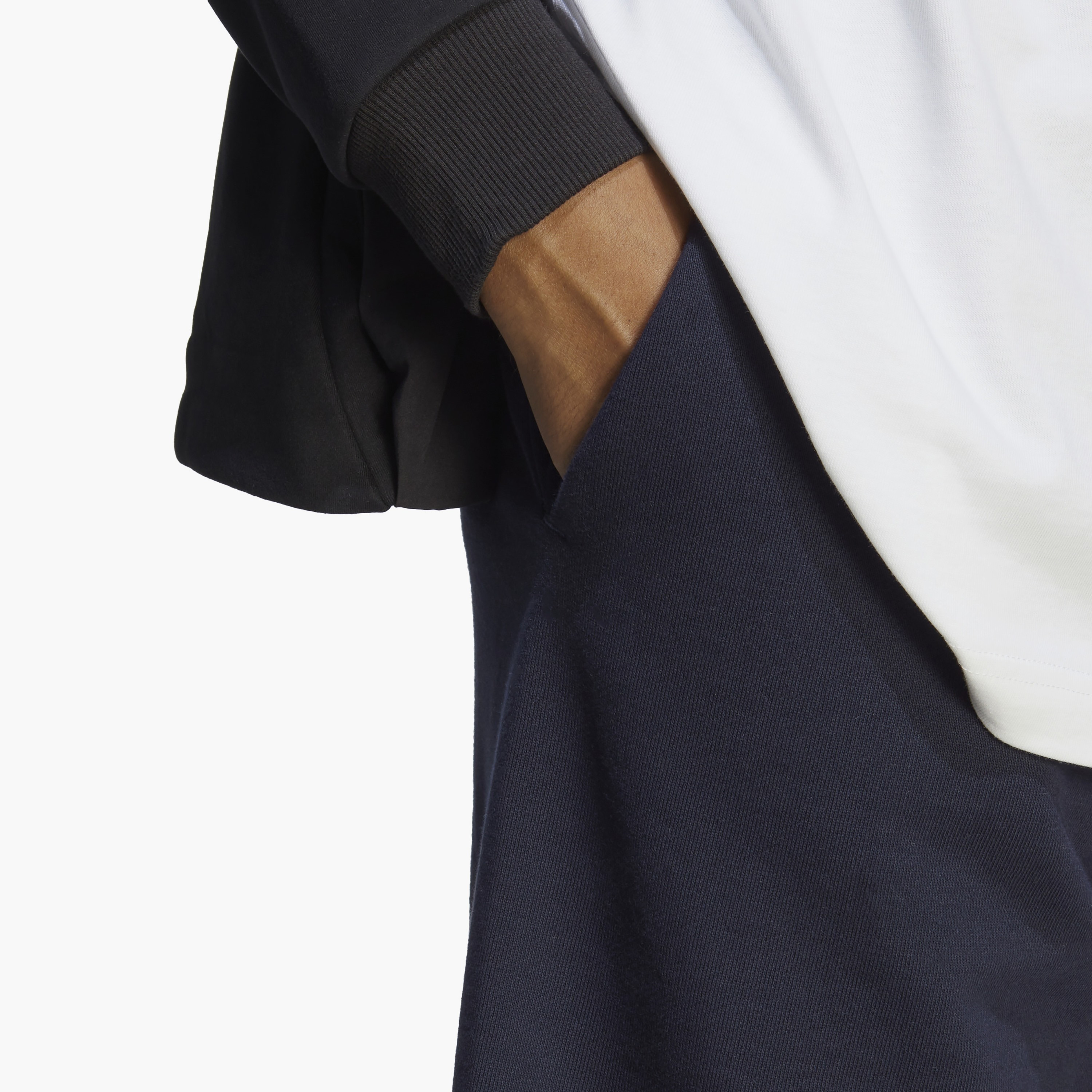 شورتس رجالي من اديداس اسينشالز بشعار كبير ذو فرينش تيري مقاس 10 بوصة | OE-men-clothing-bottoms-shorts-image-3