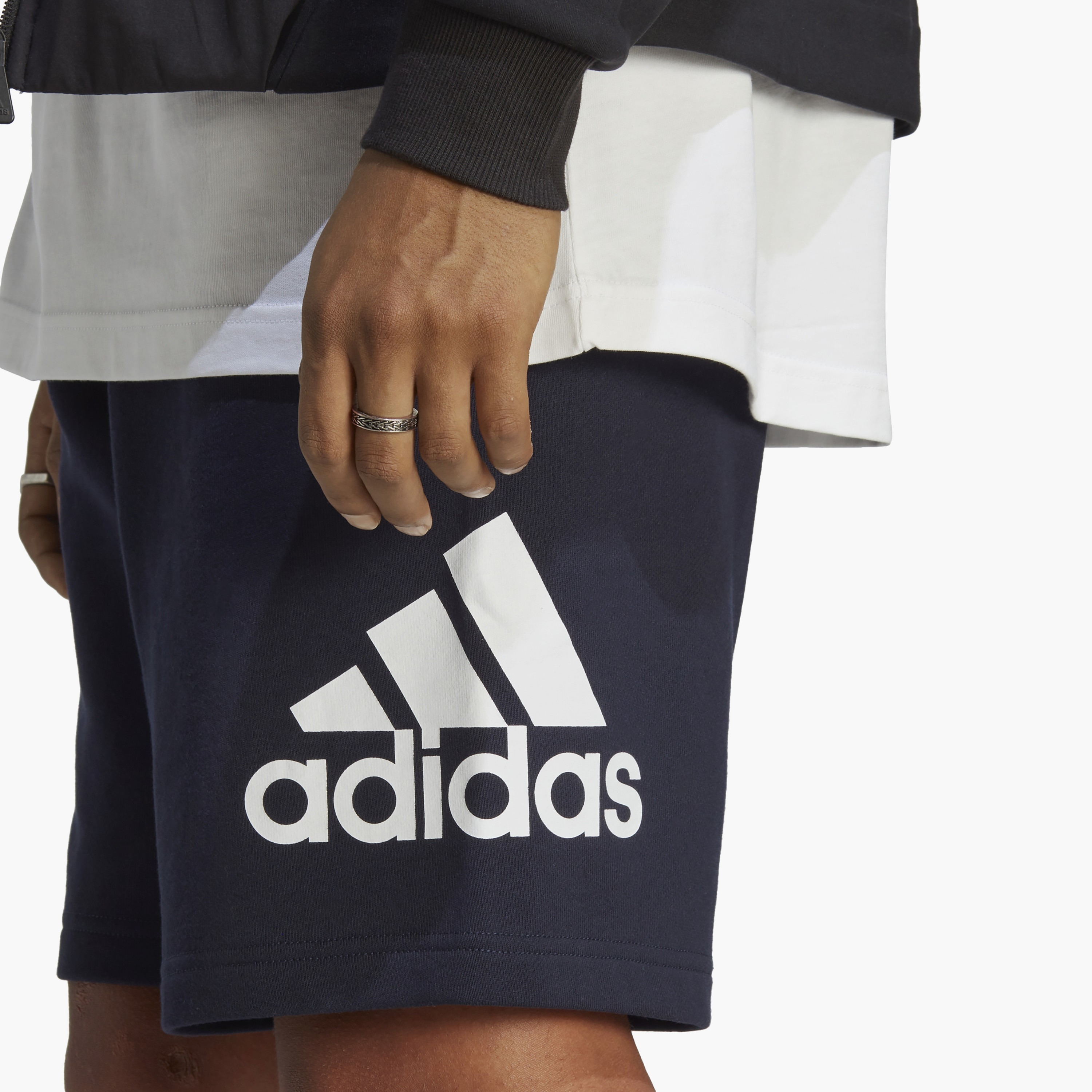 شورتس رجالي من اديداس اسينشالز بشعار كبير ذو فرينش تيري مقاس 10 بوصة | OE-men-clothing-bottoms-shorts-image-4
