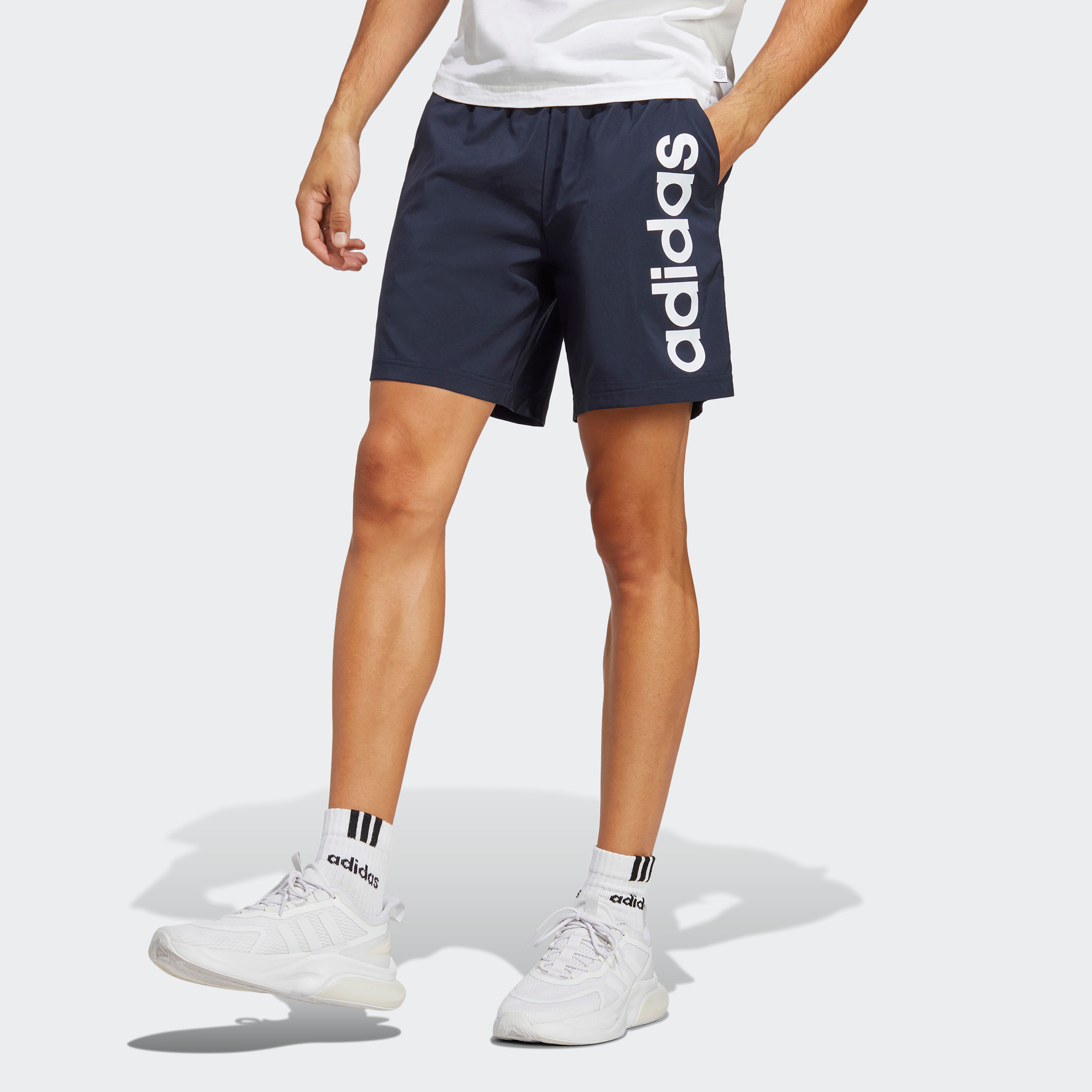 شورت ايرو ريدي اسينشالز بشعار تشيلسي خطي للرجال من اديداس| او اي-men-clothing-bottoms-shorts-image-5