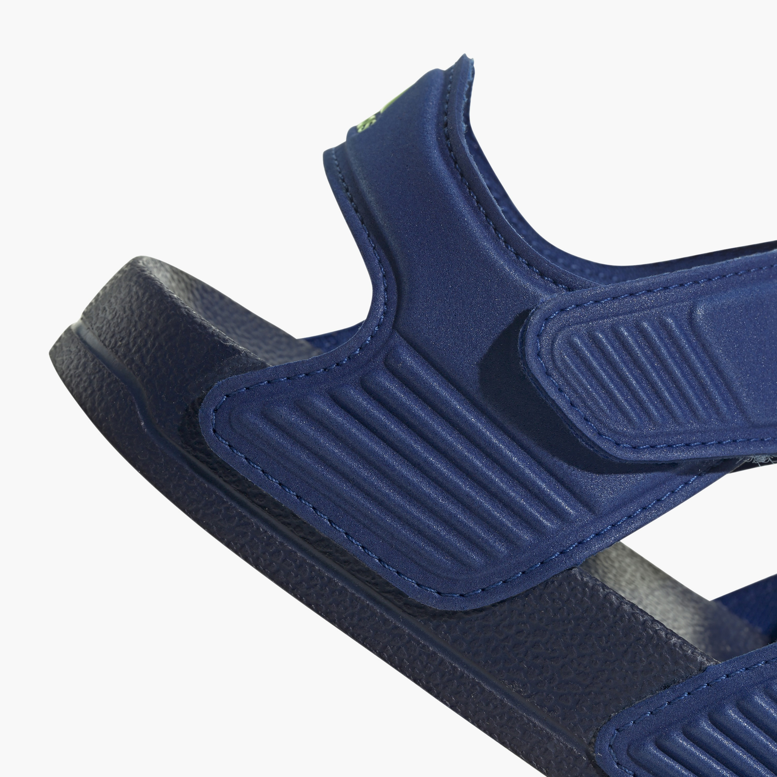 صنادل ذو أديليت للأولاد من أديداس ID2626 | OE-boys-shoes-sandals-image-8