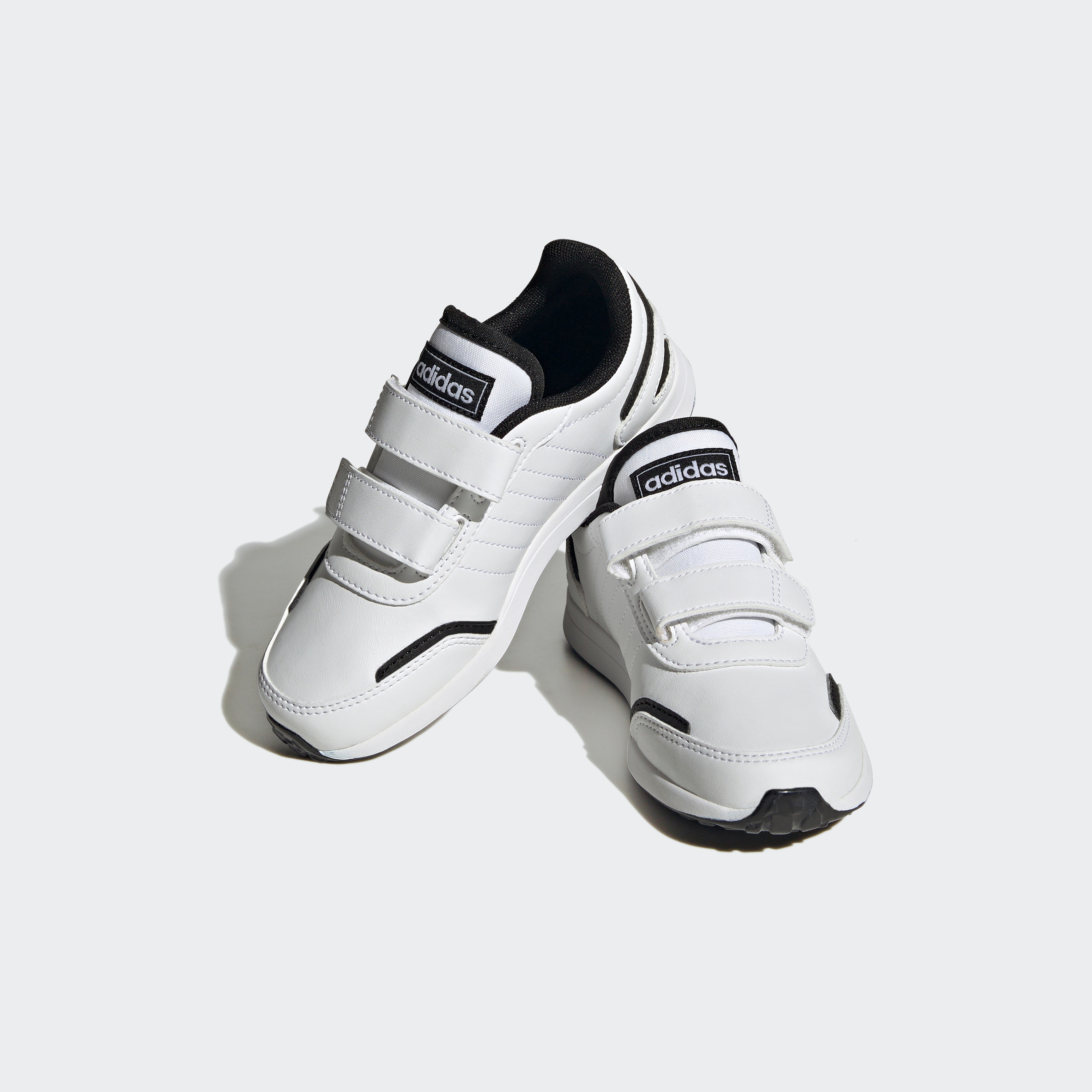 Adidas kids hotsell velcro shoes