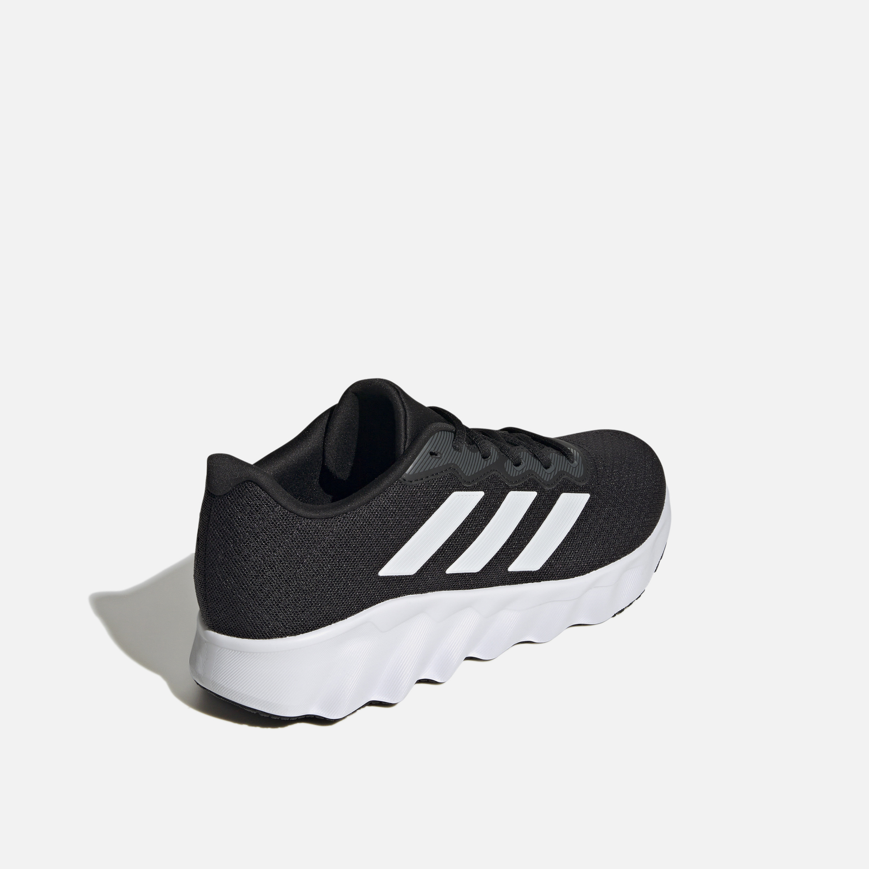 أديداس - حذاء الجري سويتش موف-sports-men-shoes-image-6