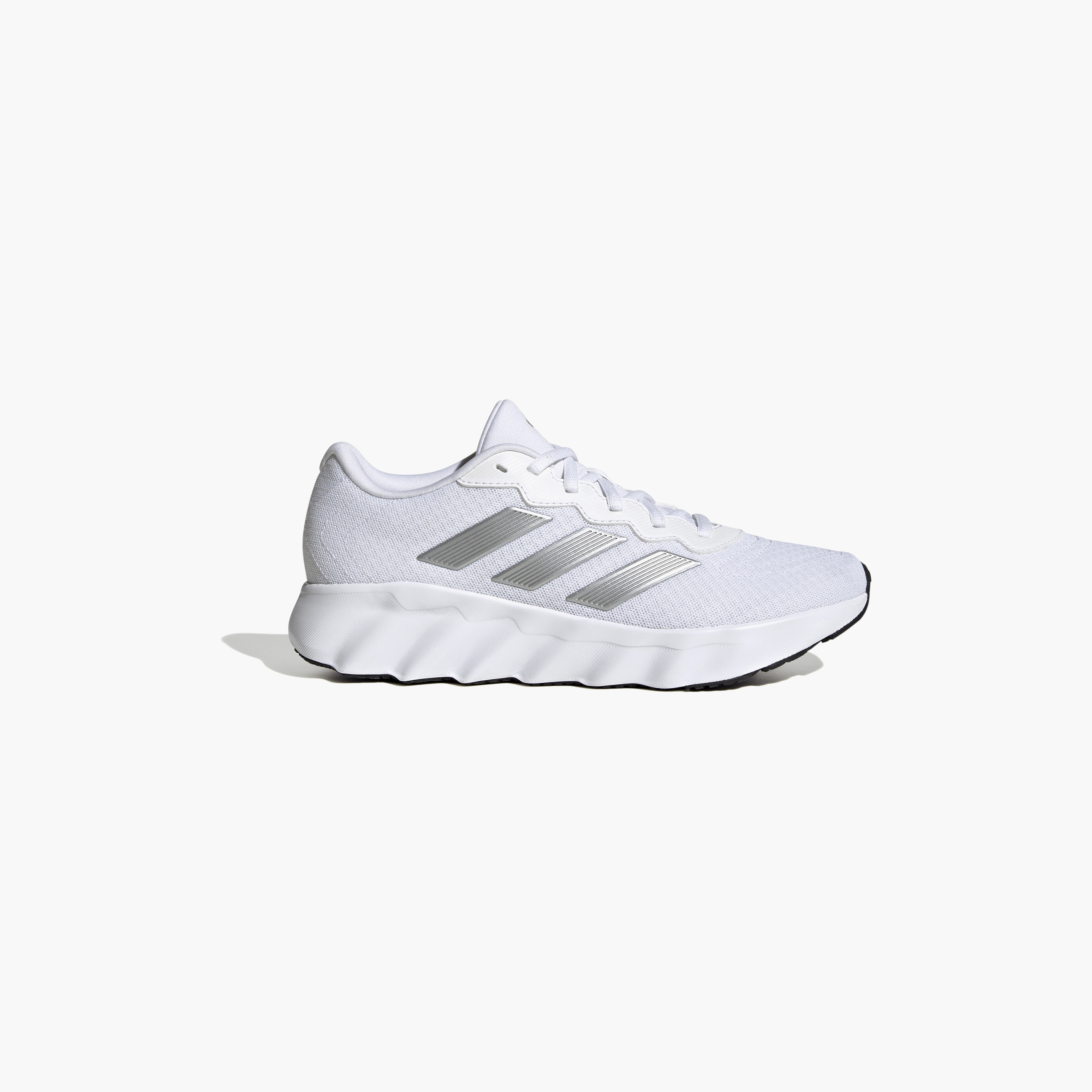 حذاء الجري ذو سويتش موف للنساء من اديداس ID5257 | OE-sports-women-shoes-image-2