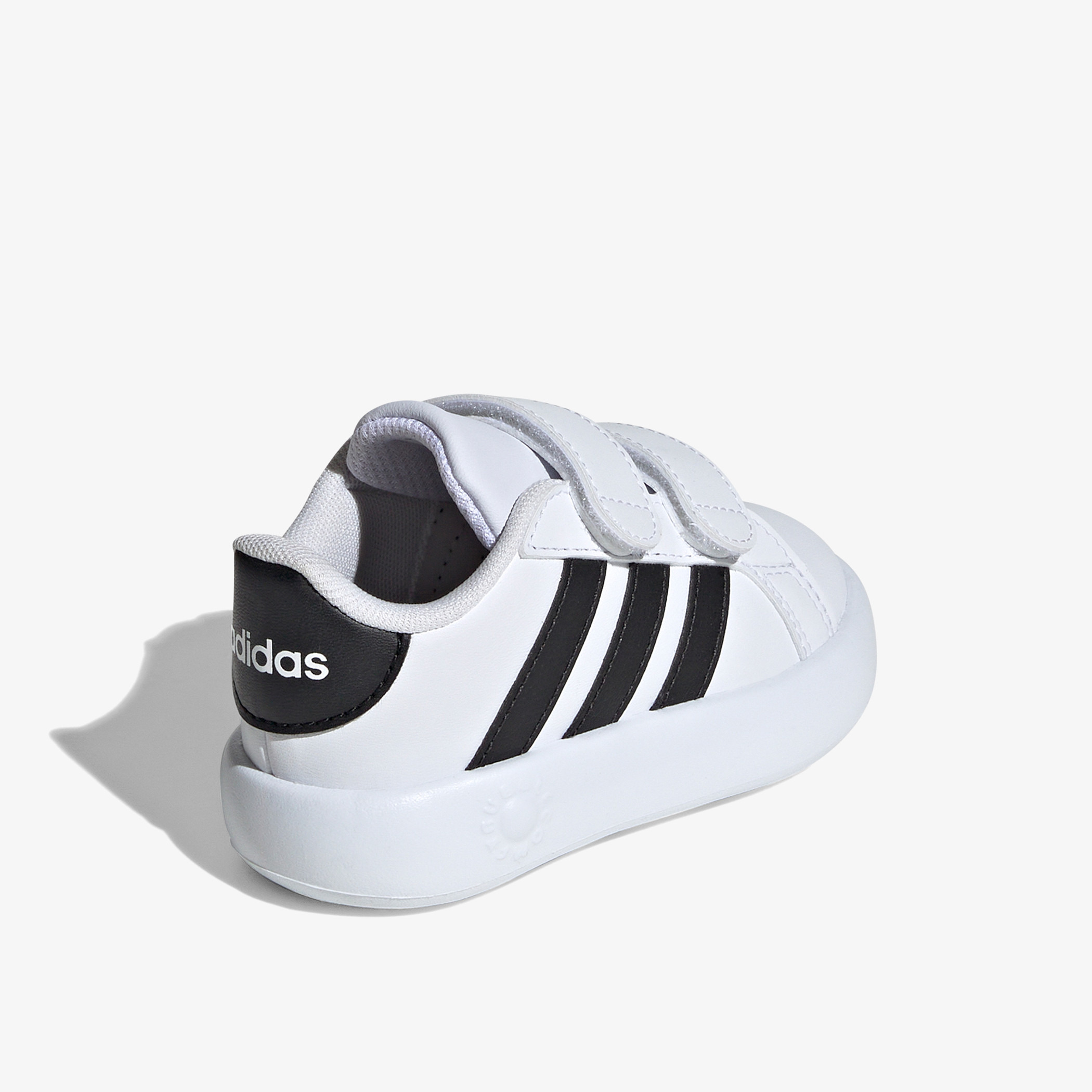 حذاء جري بنعل مبطّن وشريط إغلاق جراند كورت 2.0 للأطفال من أديداس-sports-boys-shoes-image-6