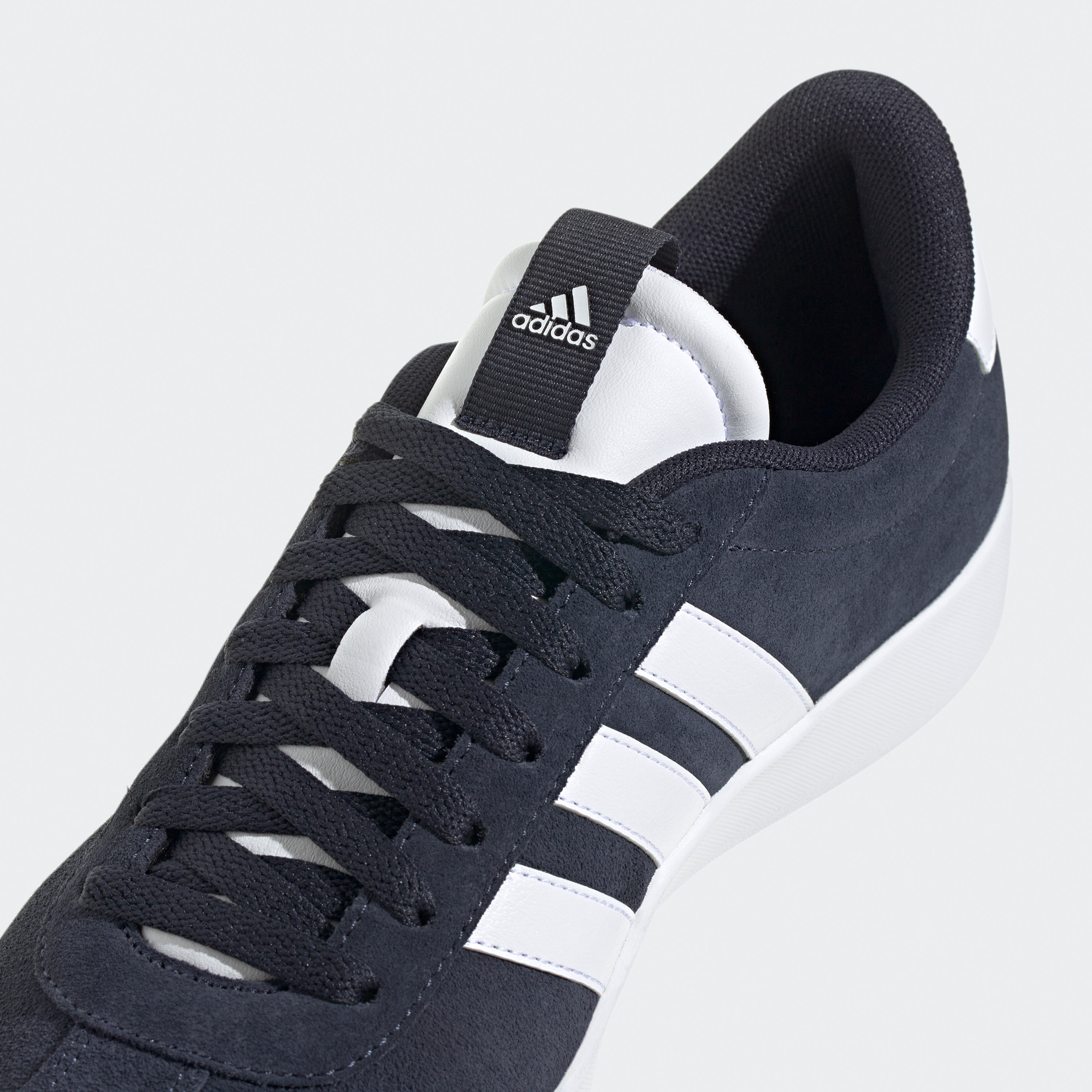 أديداس - حذاء في ال كورت 3.0 للرجال ID6275-sports-men-shoes-image-7