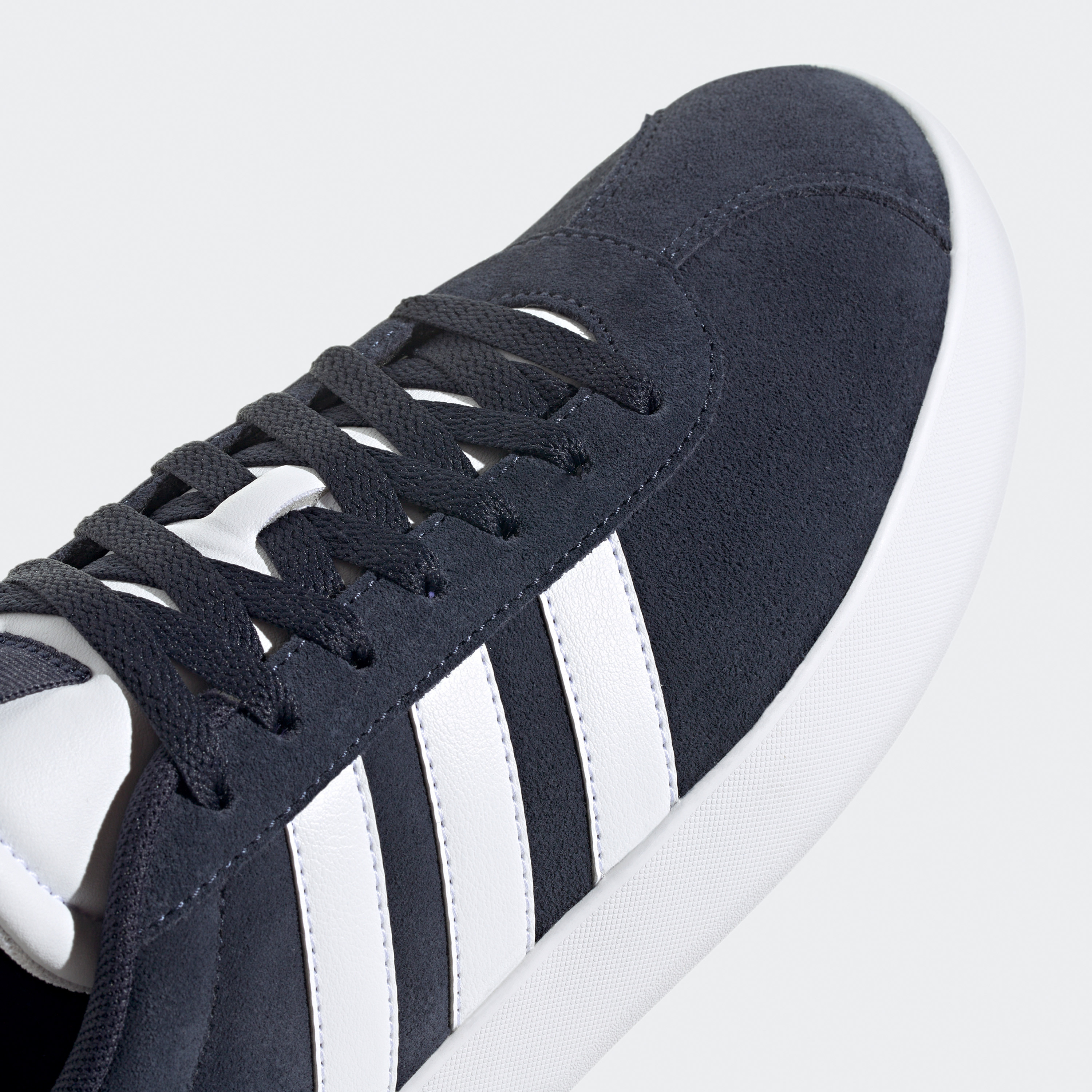 أديداس - حذاء في ال كورت 3.0 للرجال ID6275-sports-men-shoes-image-8