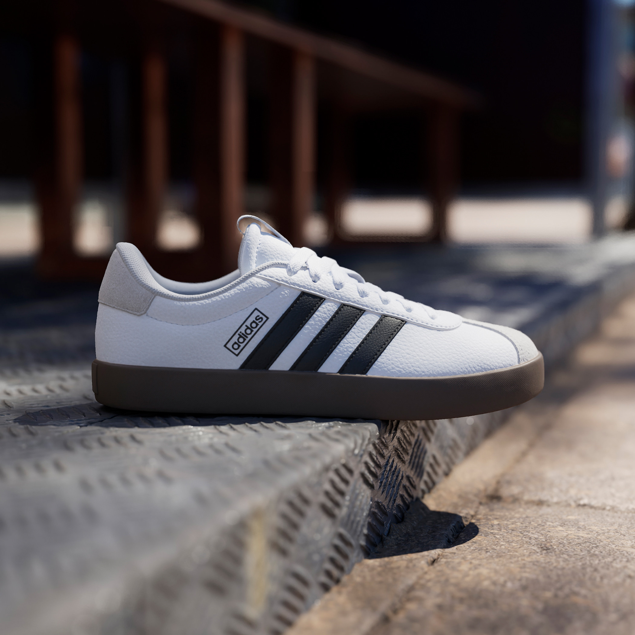 حذاء سنيكرز برباط إغلاق وألواح للنساء من أديداس - VL COURT 3.0-women-shoes-sneakers-image-10