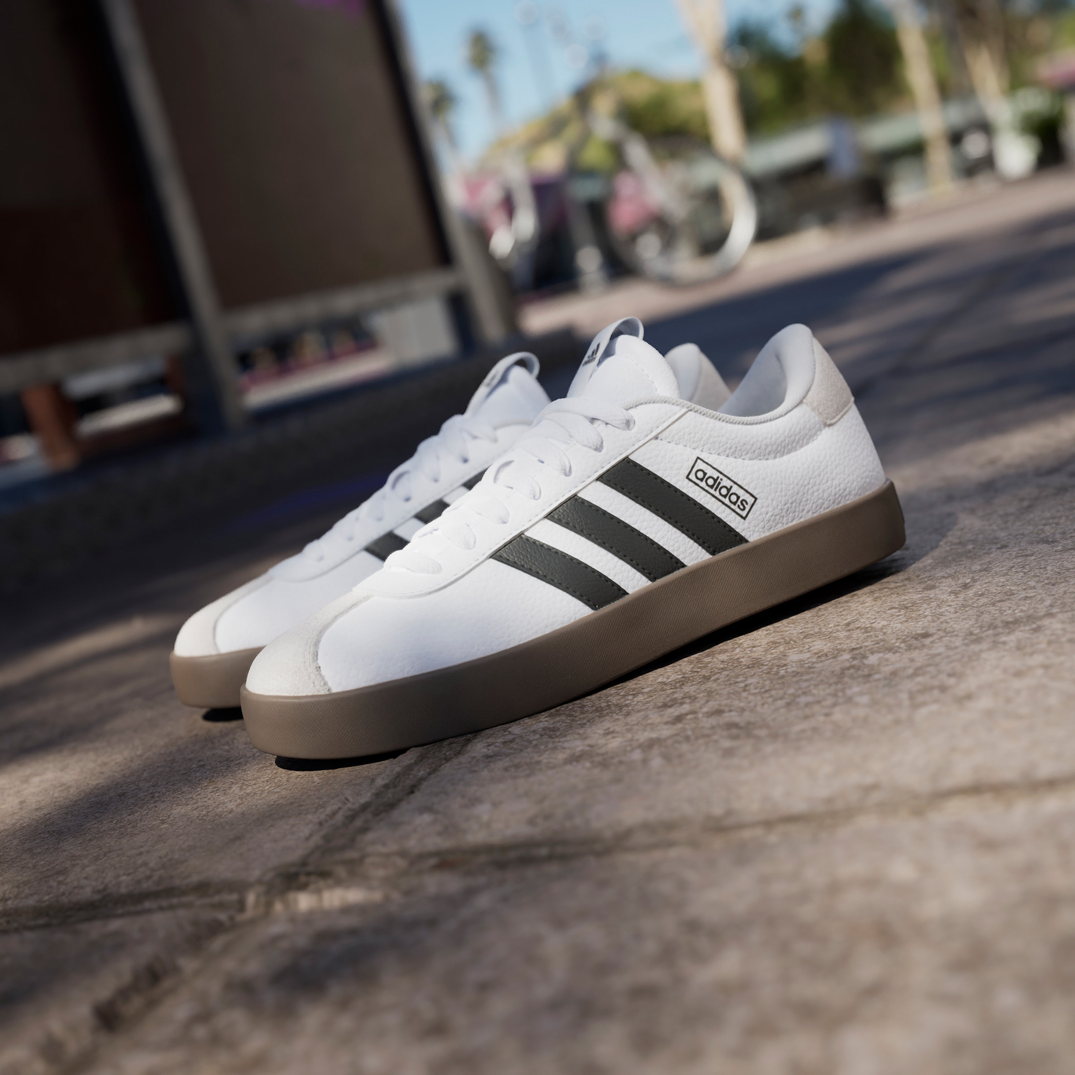 حذاء سنيكرز برباط إغلاق وألواح للنساء من أديداس - VL COURT 3.0-women-shoes-sneakers-image-15