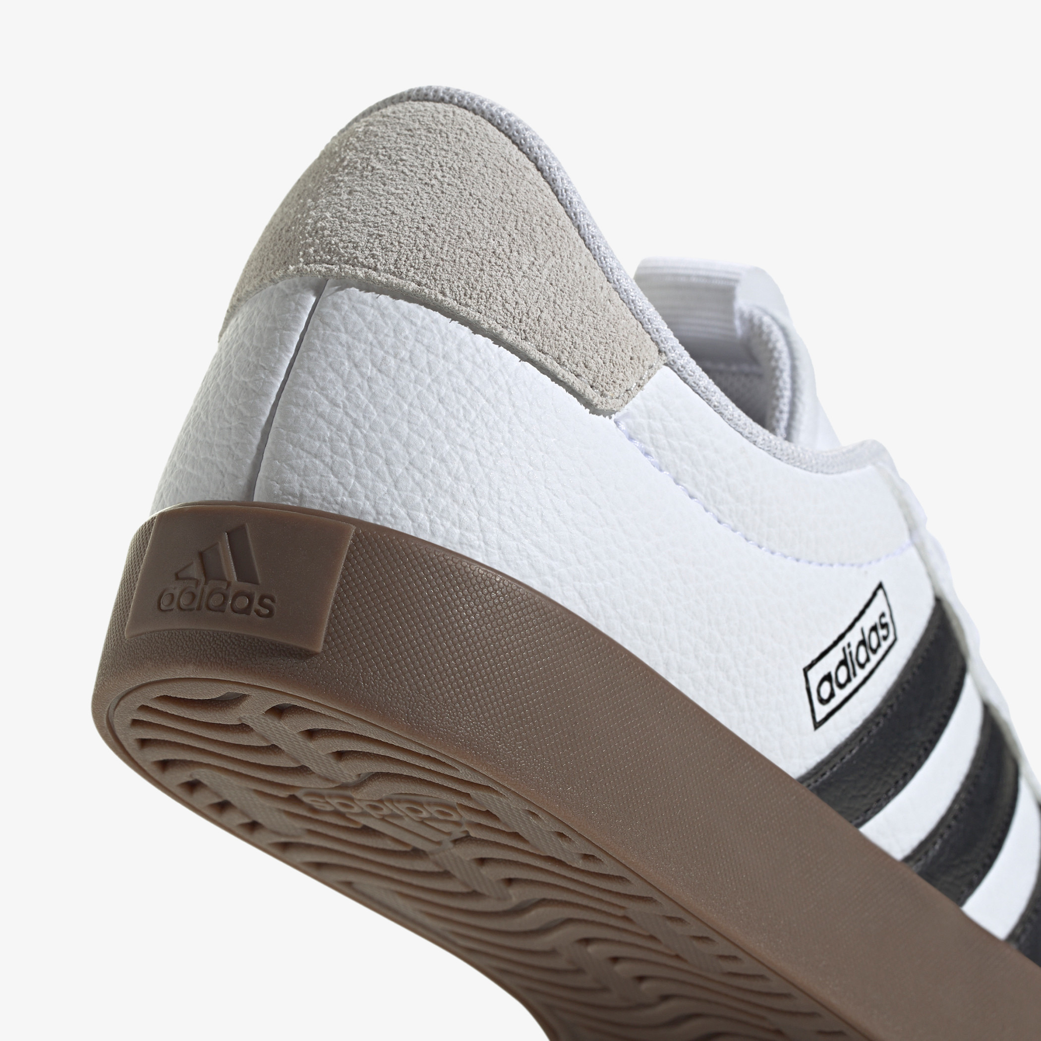 حذاء سنيكرز برباط إغلاق وألواح للنساء من أديداس - VL COURT 3.0-women-shoes-sneakers-image-8