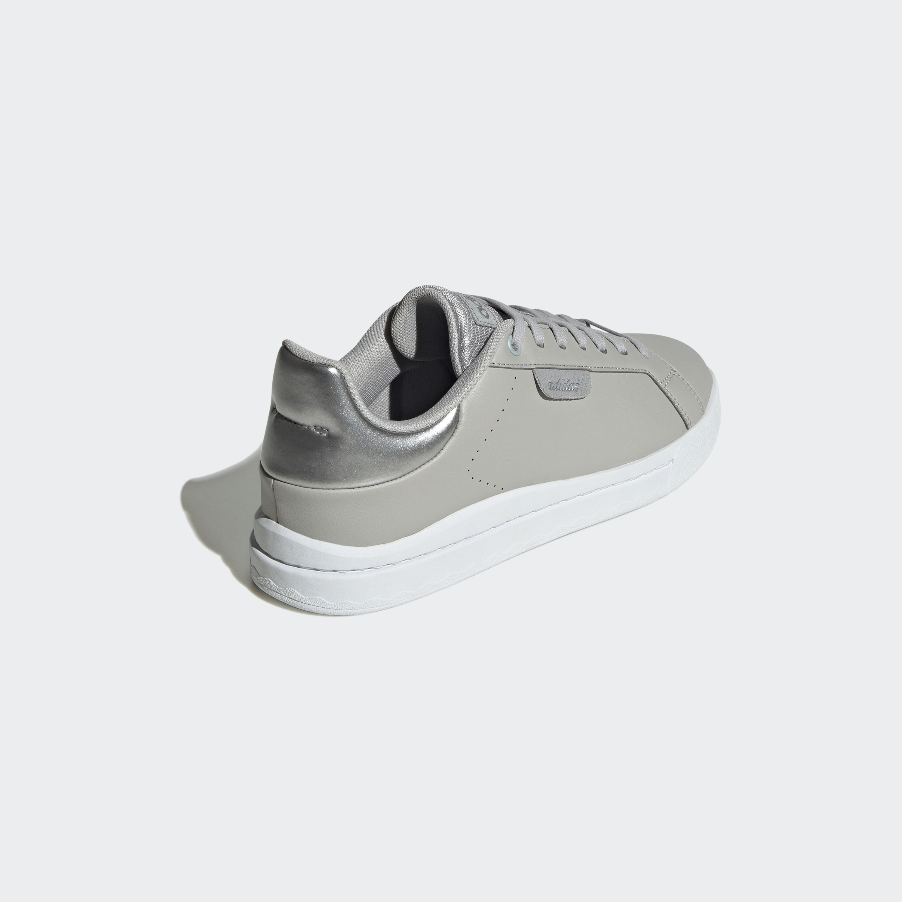 حذاء سنيكرز كورت من الحرير للنساء من اديداس | او اي-sports-women-shoes-image-13
