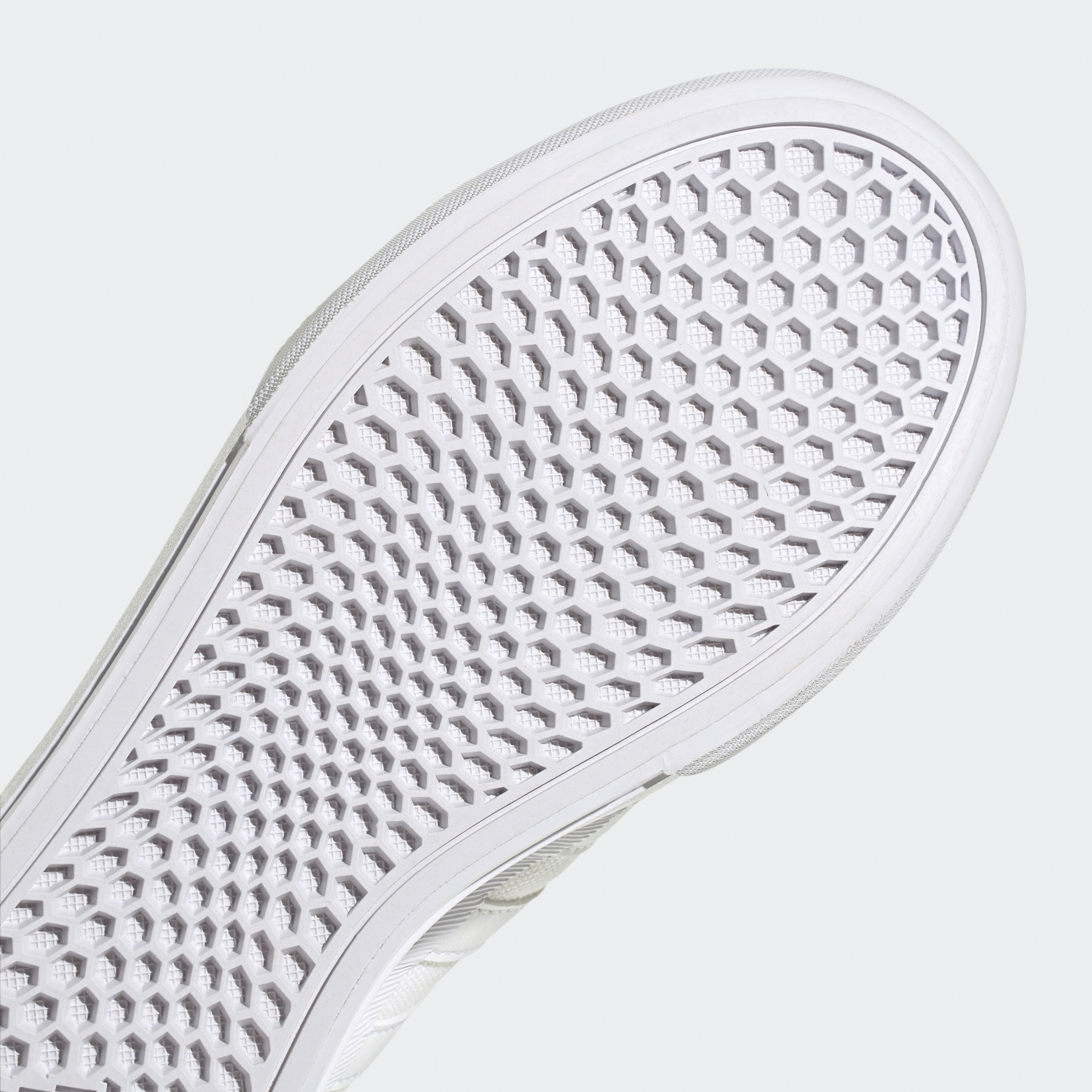 أديداس - حذاء رياضي برافادا 2.0 للنساء IE2309-women-shoes-sneakers-image-7