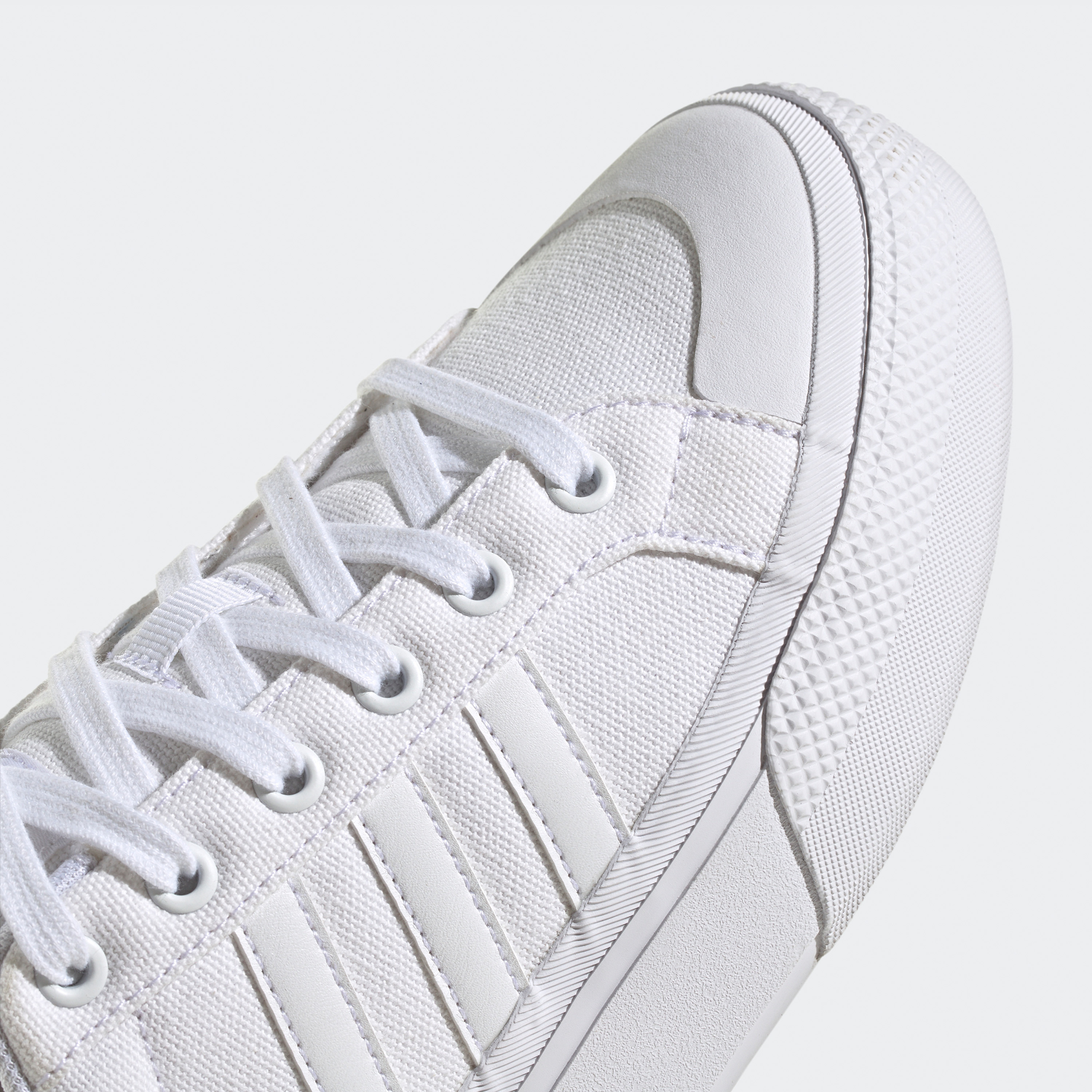 أديداس - حذاء رياضي برافادا 2.0 للنساء IE2309-women-shoes-sneakers-image-8