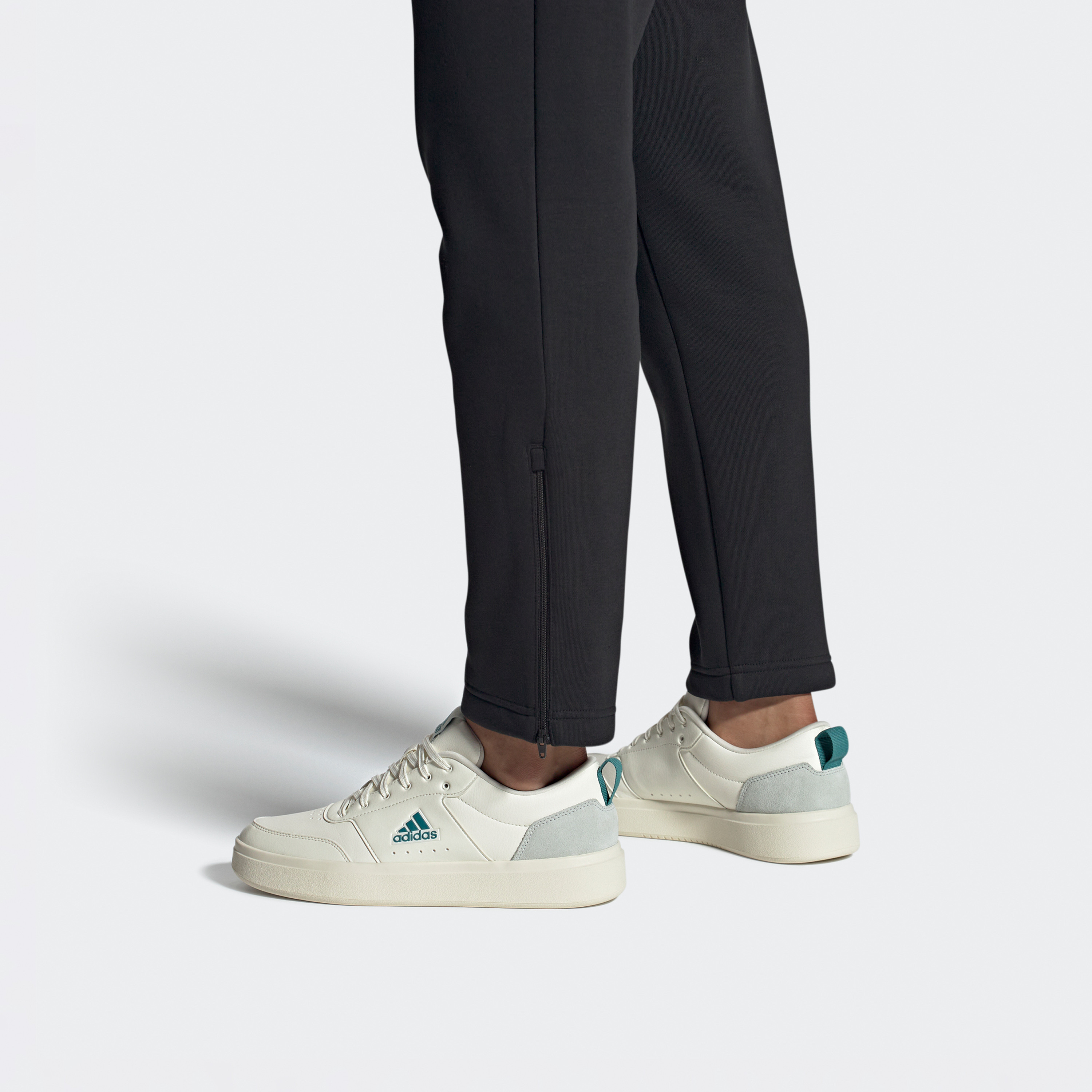 أديداس - حذاء رياضي برافادا 2.0 للنساء IE2309-women-shoes-sneakers-image-21