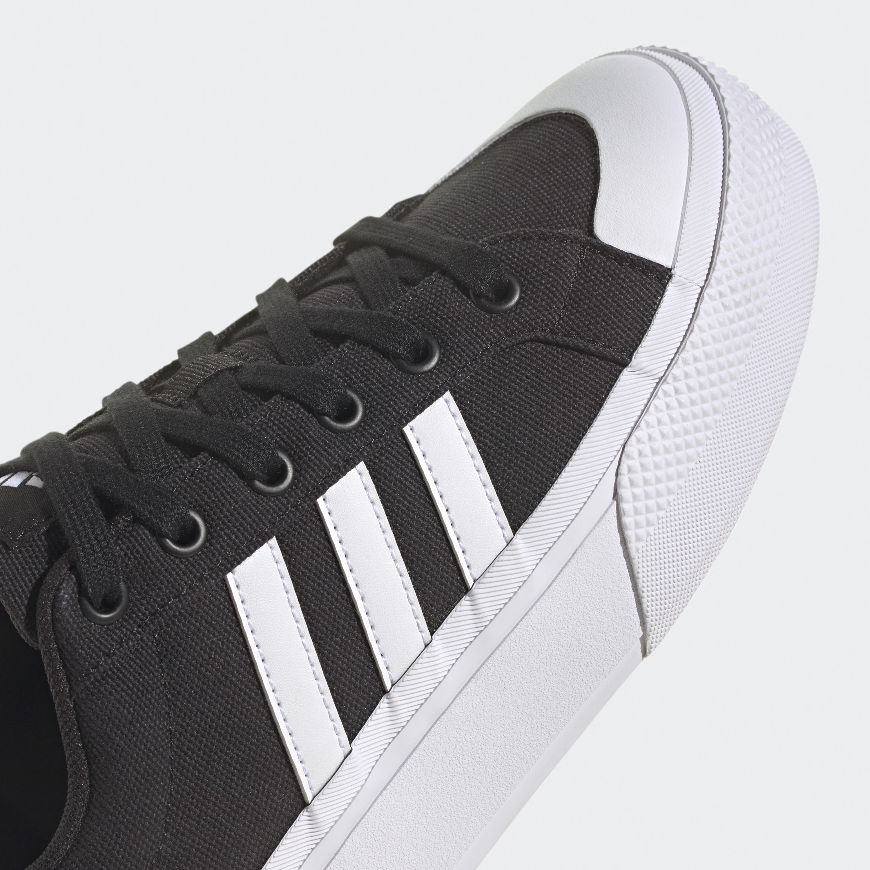 أديداس - حذاء رياضي برافادا 2.0 للنساء IE2309-women-shoes-sneakers-image-11