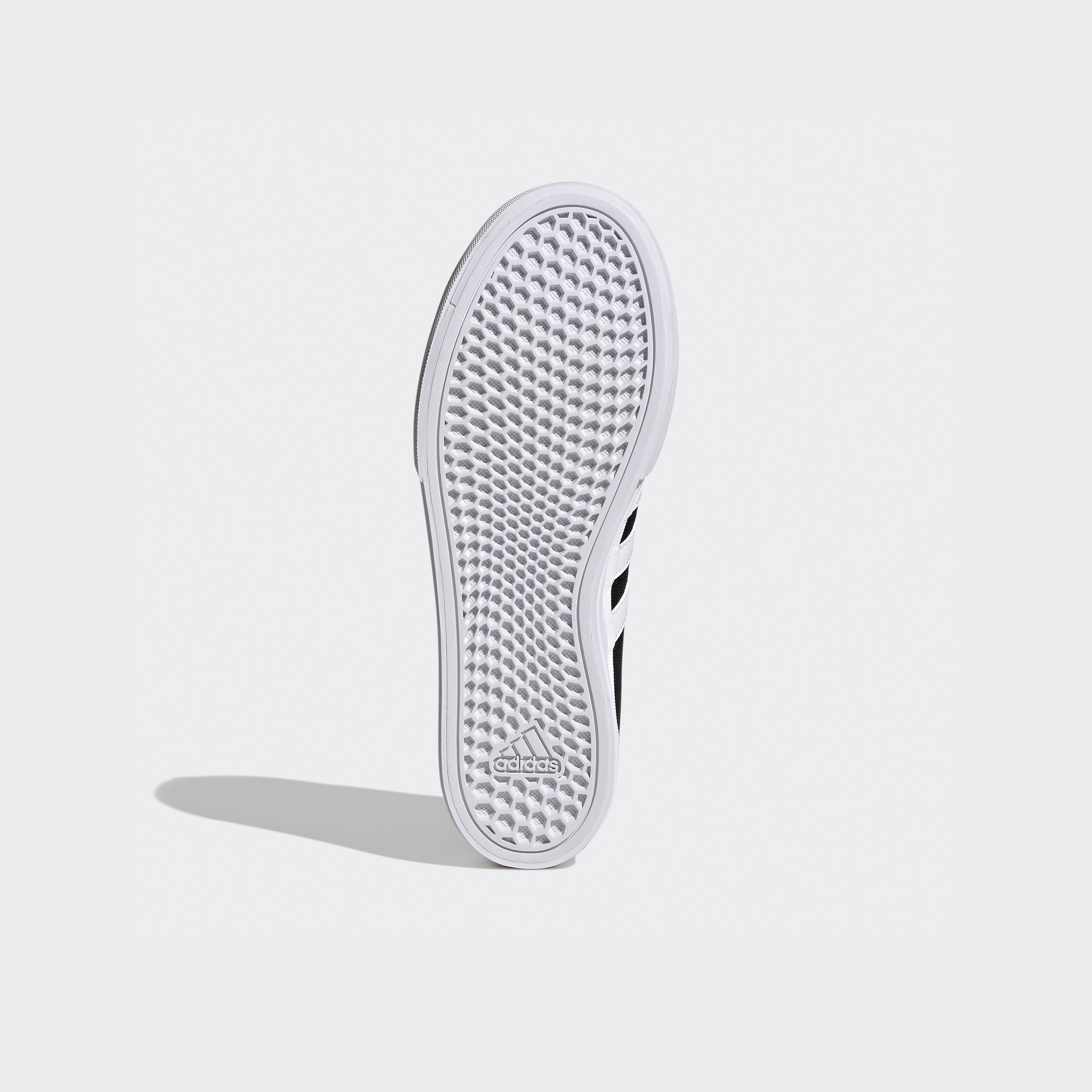 أديداس - حذاء رياضي برافادا 2.0 للنساء IE2309-women-shoes-sneakers-image-18