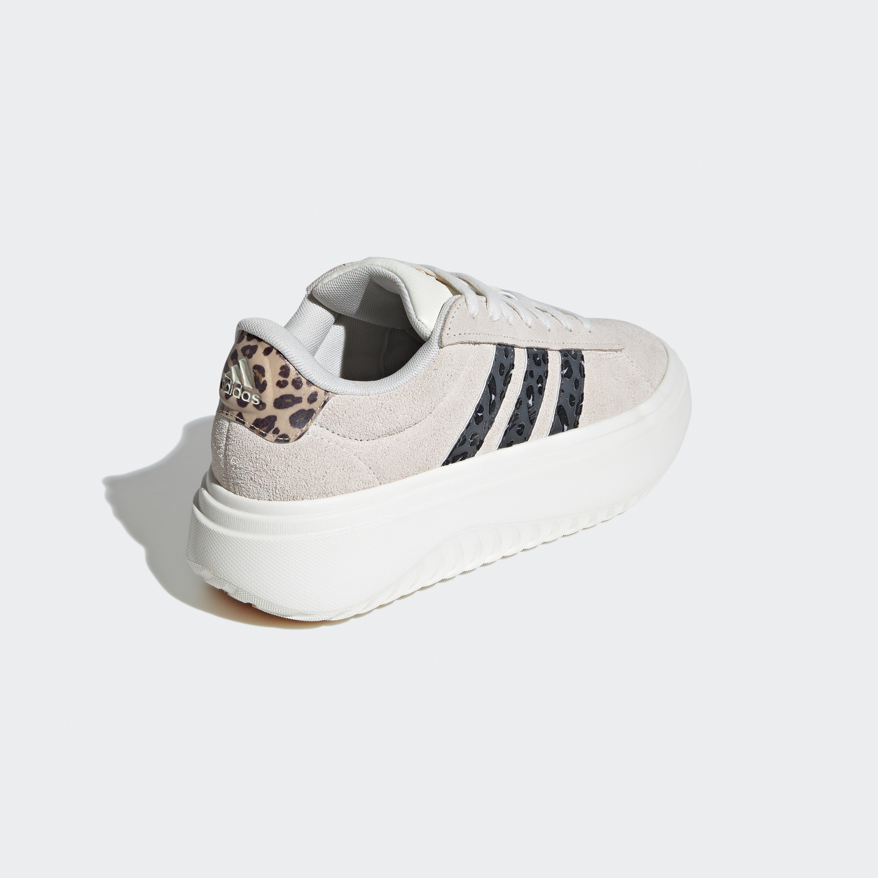 أديداس - حذاء رياضي جراند كورت بلاتفورم للنساء IE3620-sports-women-shoes-image-7