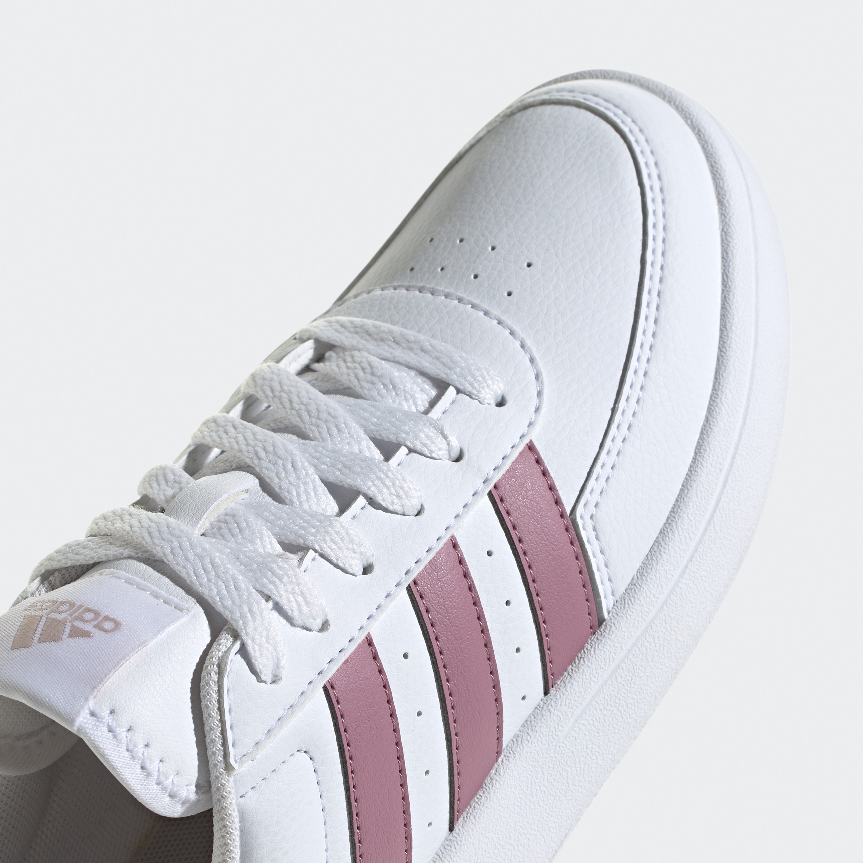 حذاء سنيكرز بريكنت 2.0 للسيدات من أديداس ID0480|OE-sports-women-shoes-image-23