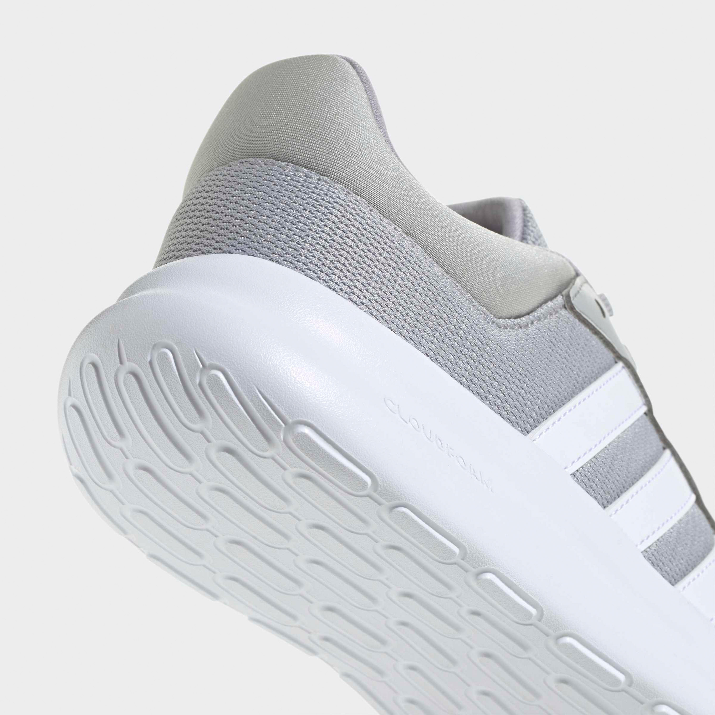 حذاء سنيكرز بكاحل ورباط إغلاق للنساء لايت ريسر 4.0 من أديداس-sports-women-shoes-image-6