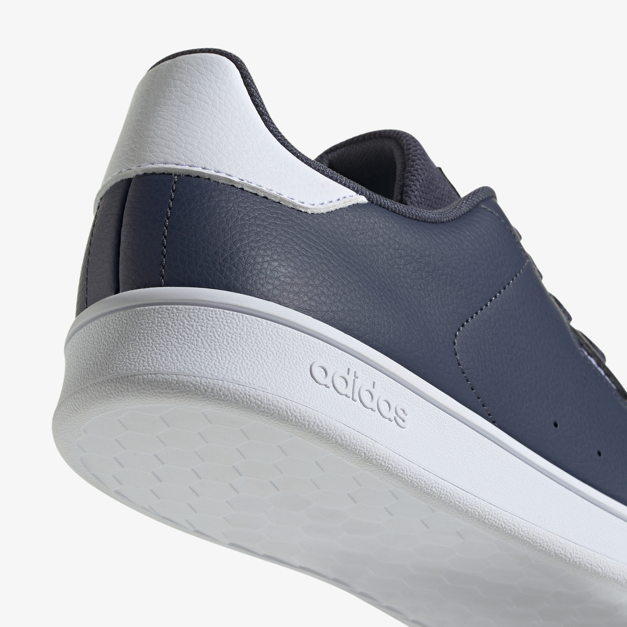 حذاء سنيكرز برباط إغلاق للرجال من أديداس -  URBAN COURT-sports-men-shoes-image-7
