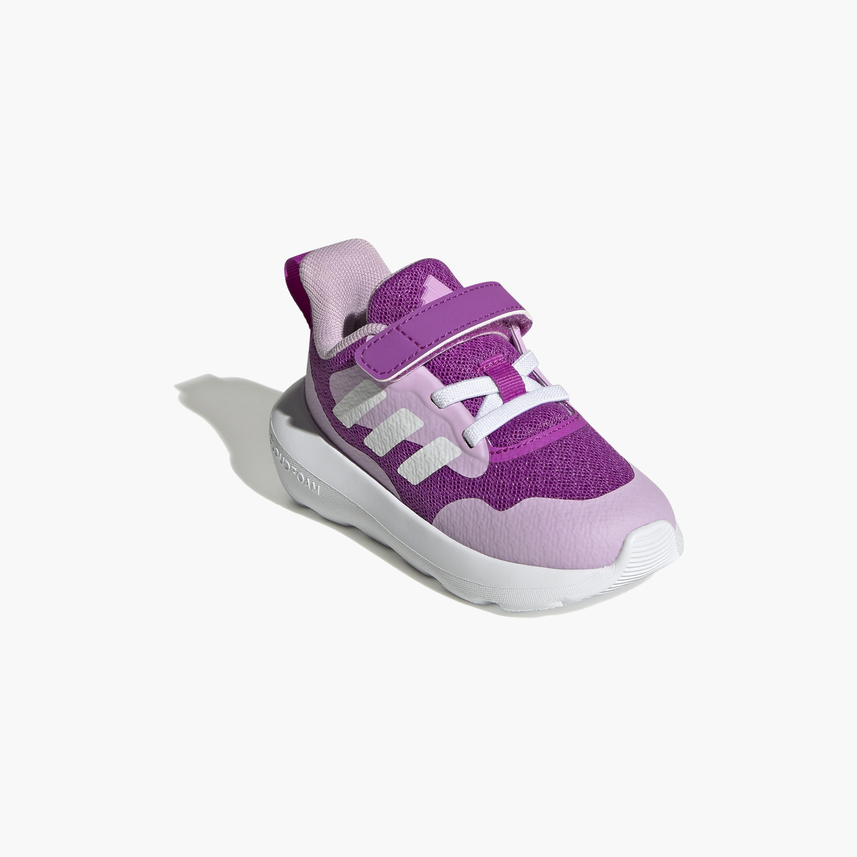 حذاء الجري ذو فورتارن 3.0 للفتيات الصغيرات من أديداس | OE-baby-girls-shoes-closedshoes-image-1