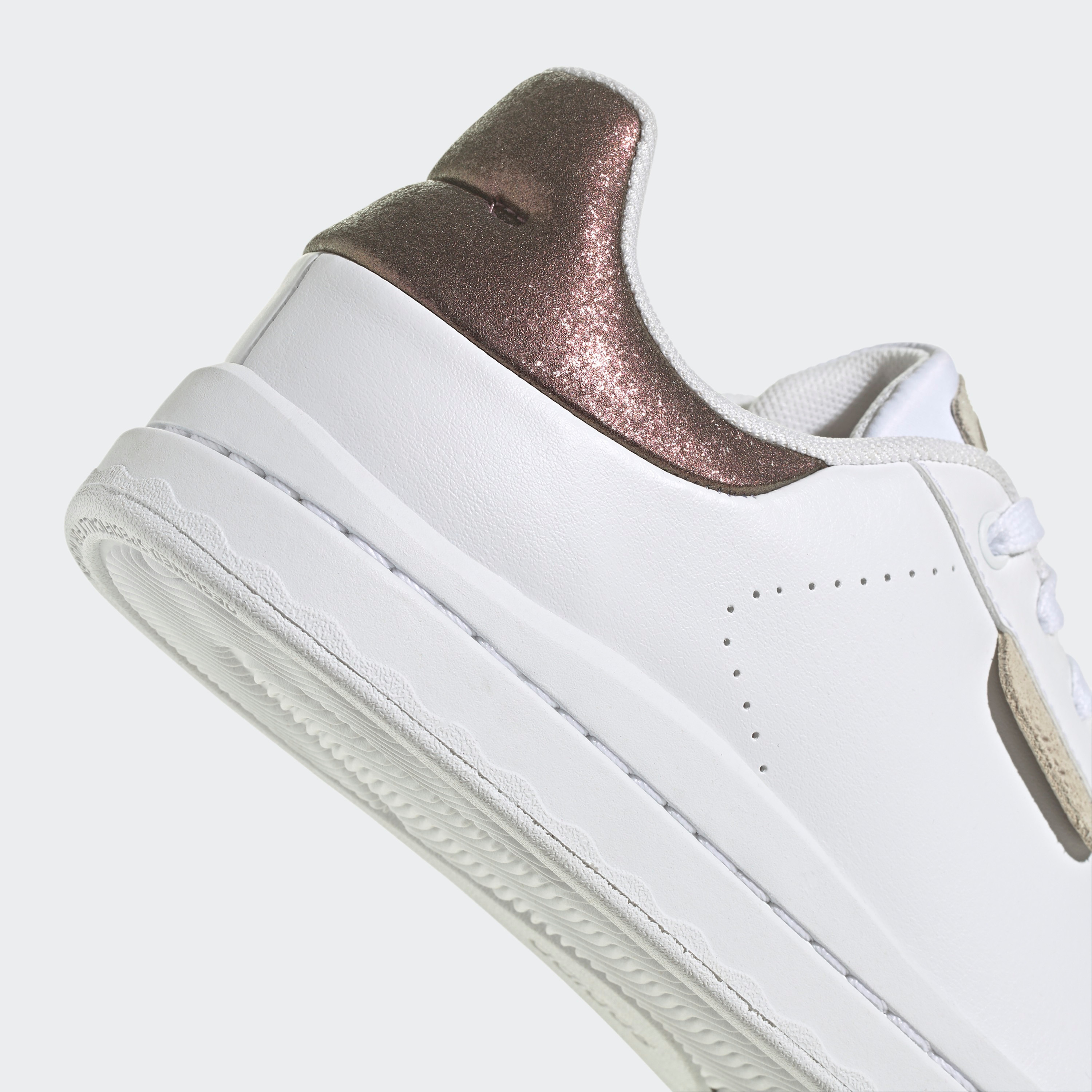 حذاء سنيكرز كورت من الحرير للنساء من اديداس | او اي-sports-women-shoes-image-21