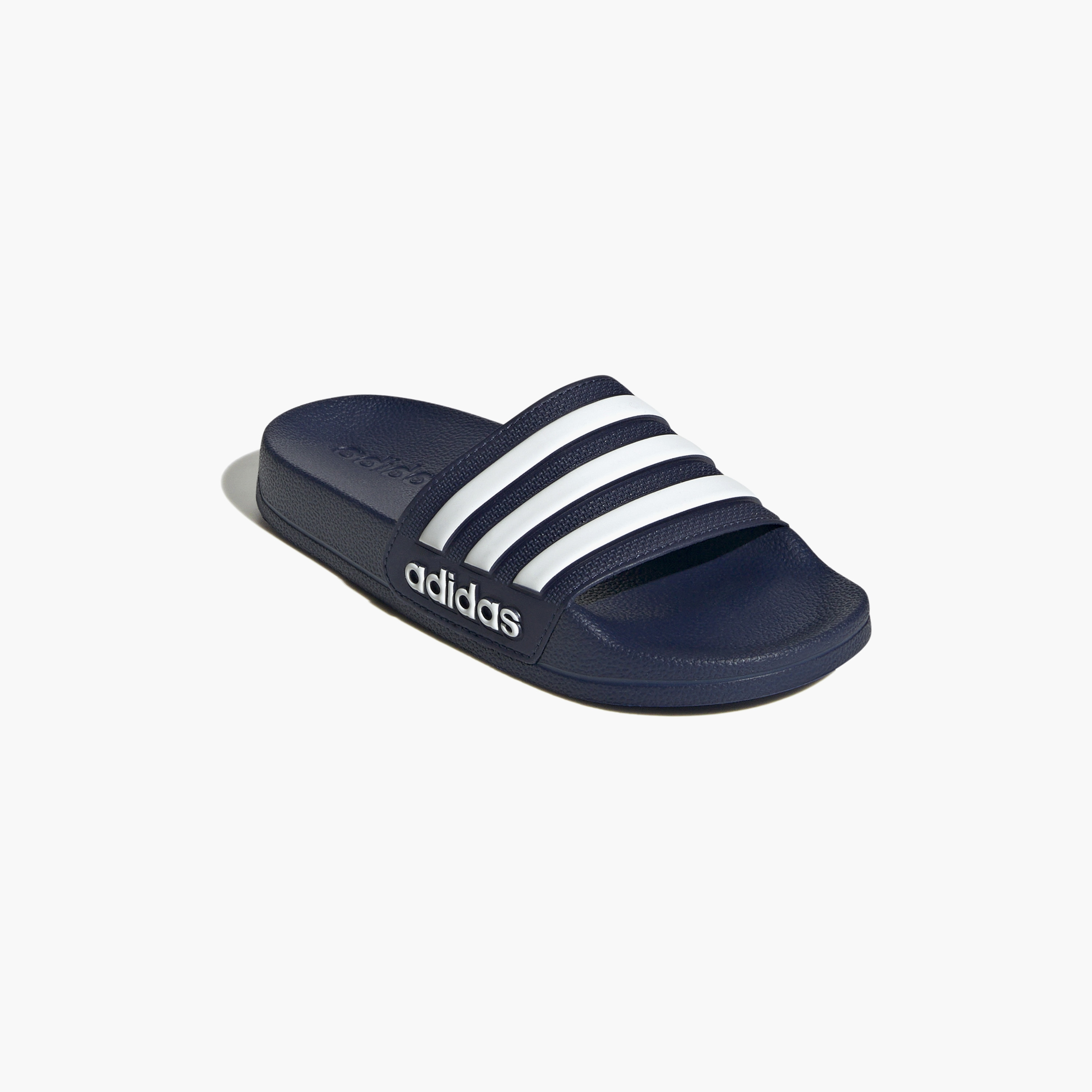 سلايدس استحمام للأولاد من أديداس ذو أديليت IF5978 | OE-boys-shoes-flipflopsandslides-image-1