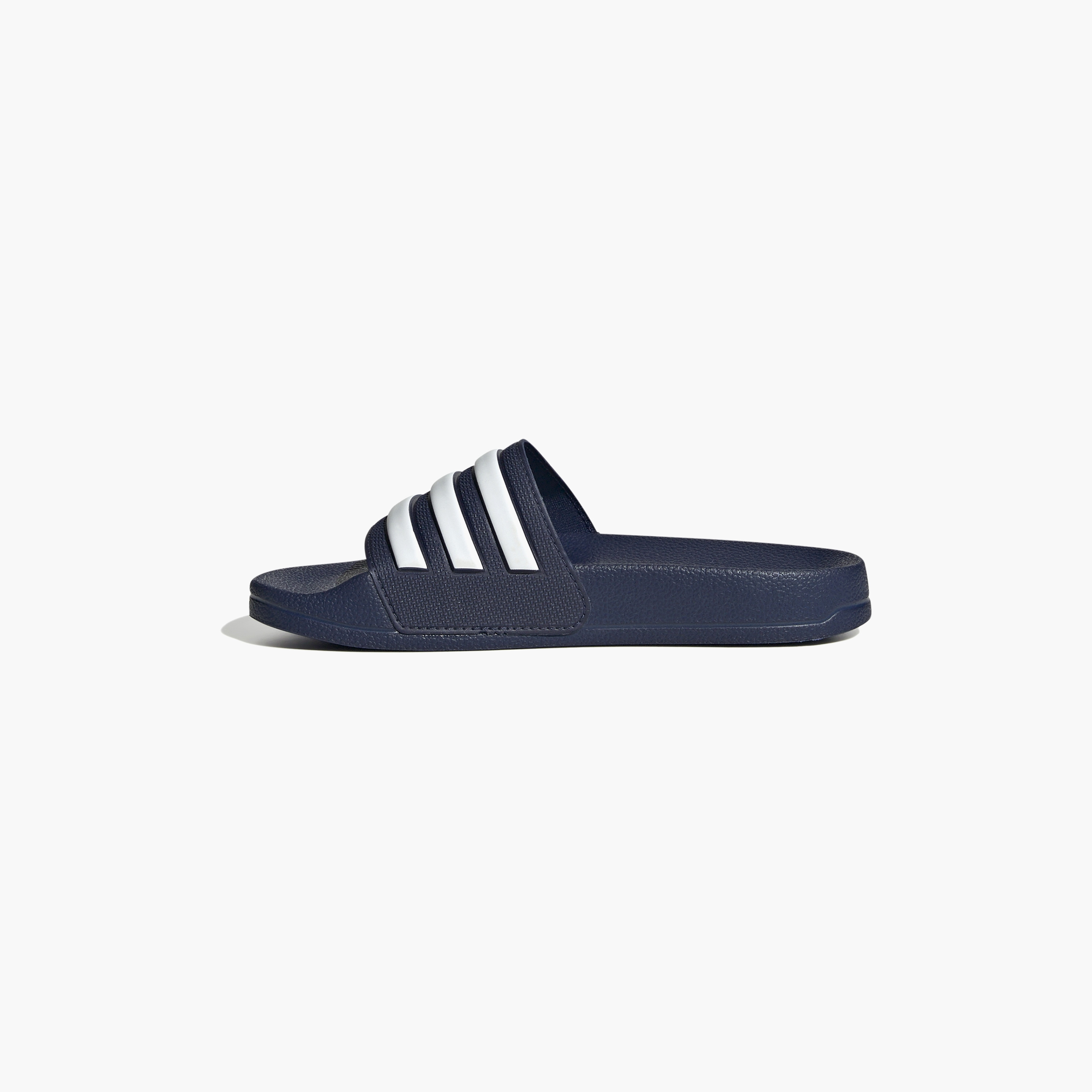 سلايدس استحمام للأولاد من أديداس ذو أديليت IF5978 | OE-boys-shoes-flipflopsandslides-image-3