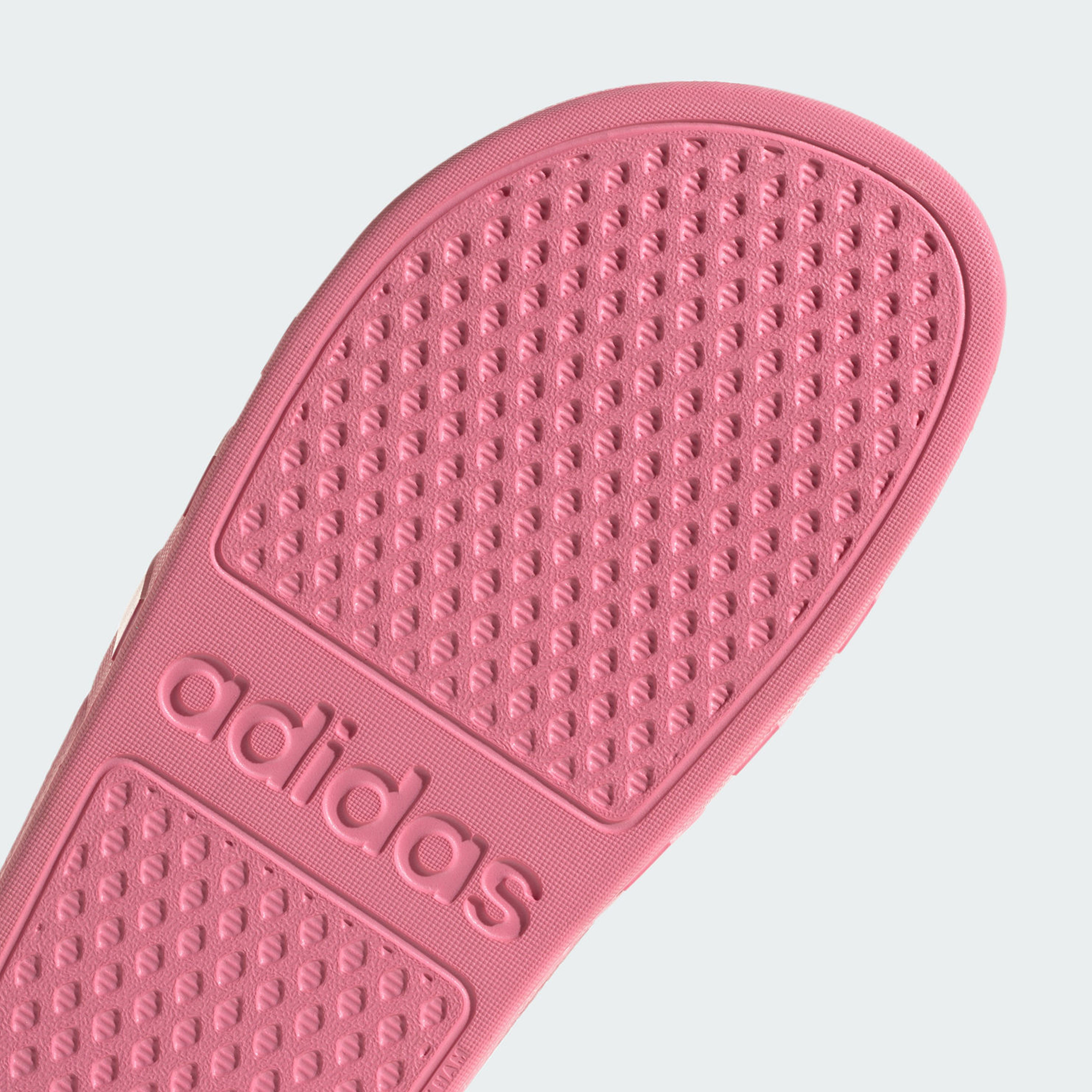 أديداس - شبشب أديليت أكوا سهل الارتداء للنساء | OE-women-shoes-flipflopsandslides-image-15