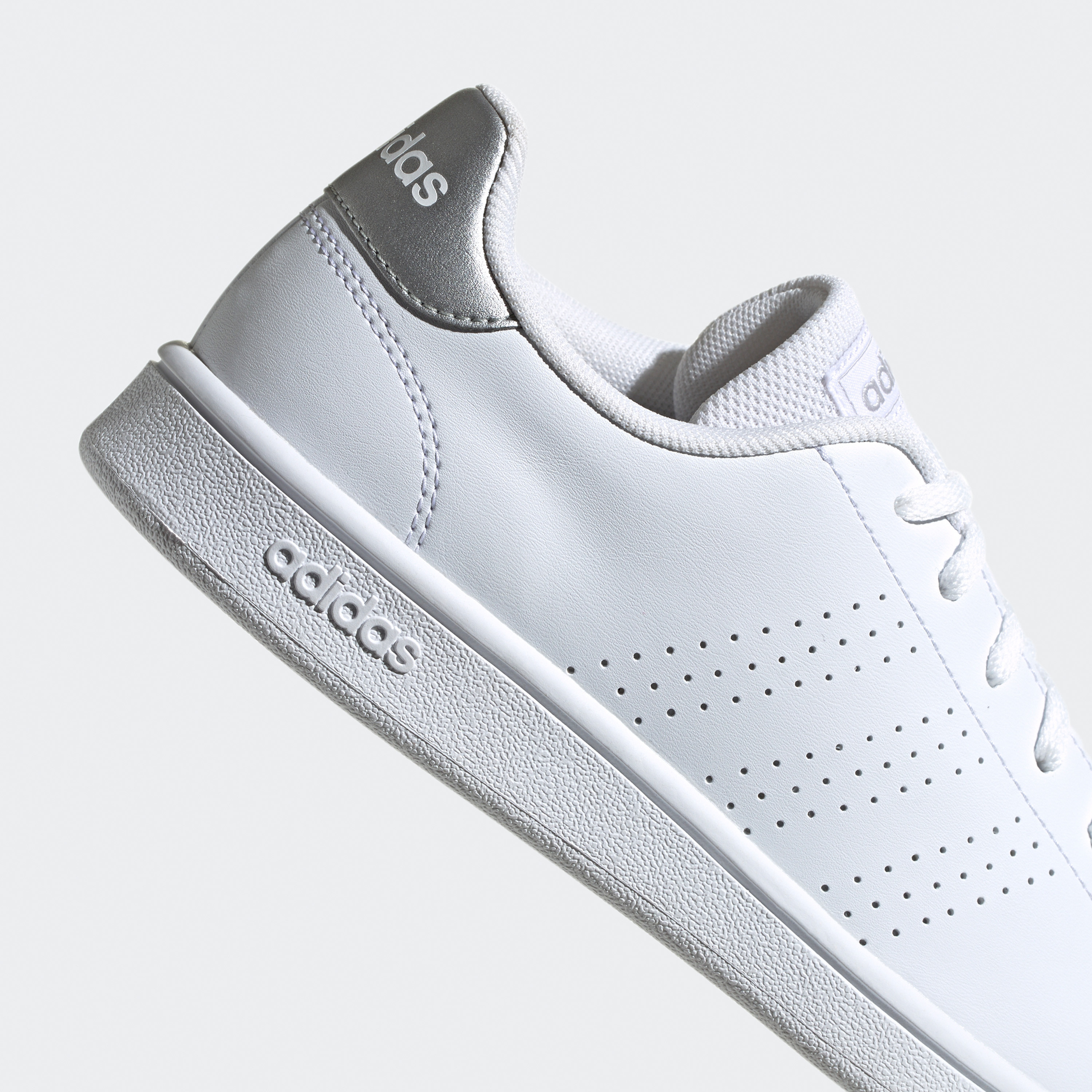 أديداس - حذاء رياضي أدفانتج بيس كورت لايف ستايل للنساء IF8549-sports-women-shoes-image-15