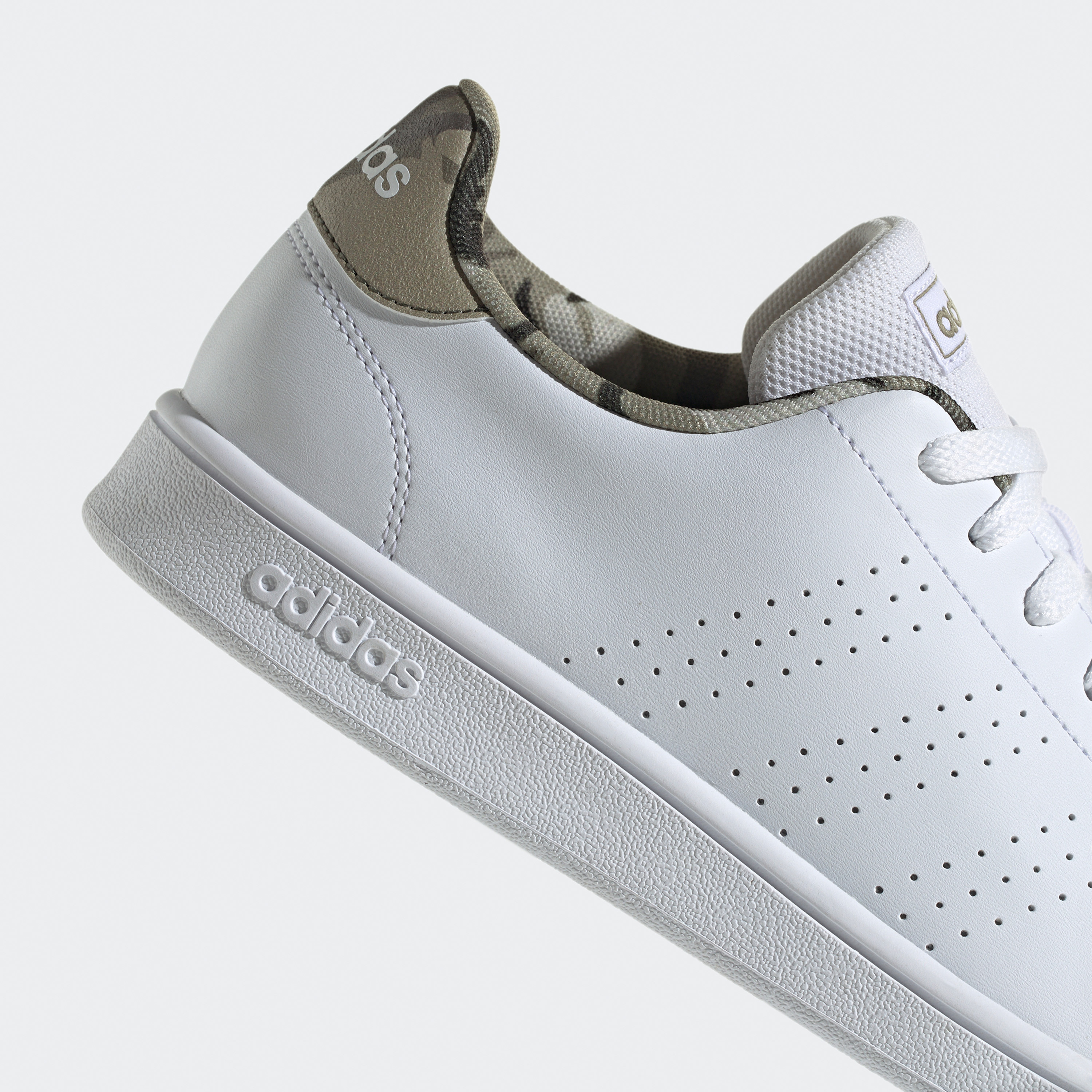 أديداس - حذاء أدفانتج بيس للرجال IF8556-sports-men-shoes-image-17