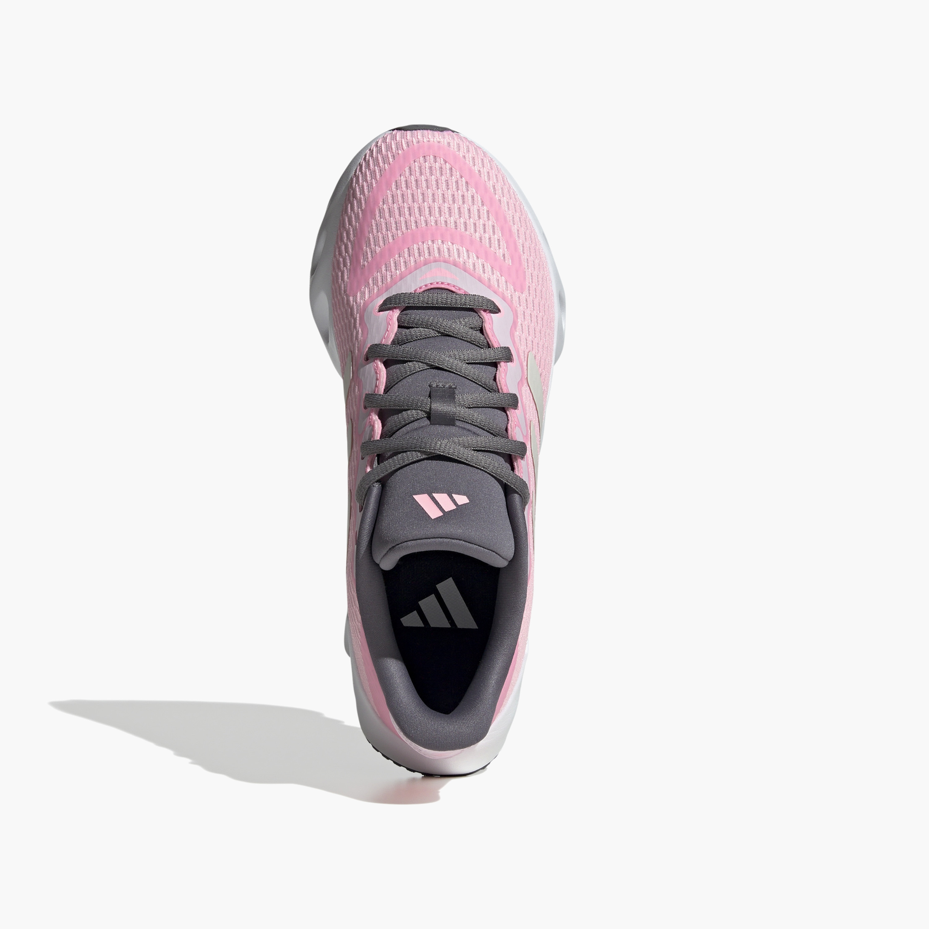 حذاء الجري ذو سويتش رن للنساء من أديداس | OE-women-shoes-sneakers-image-12